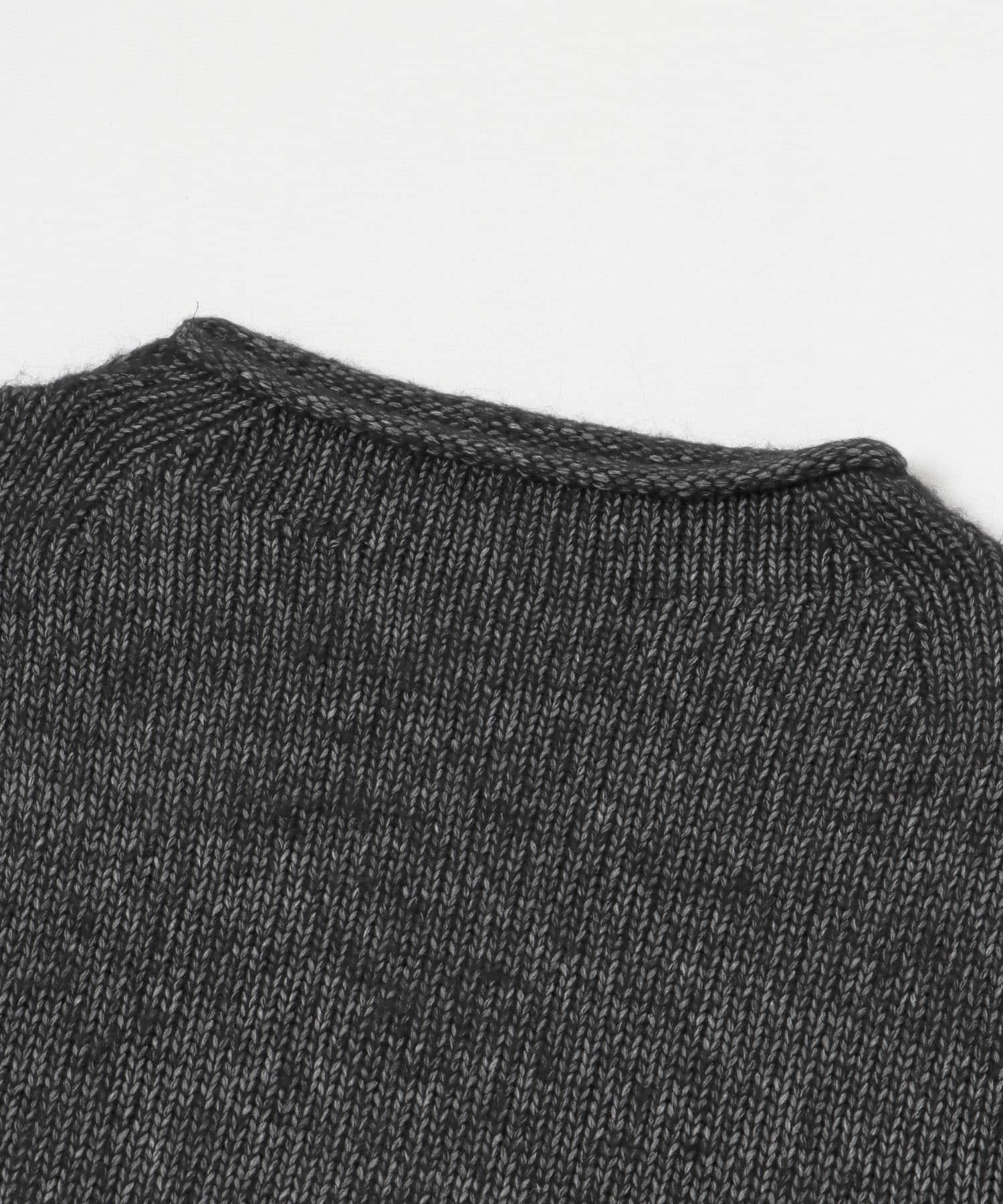 new basic DENIM LIKE ROLL NECK KNIT BLACK M