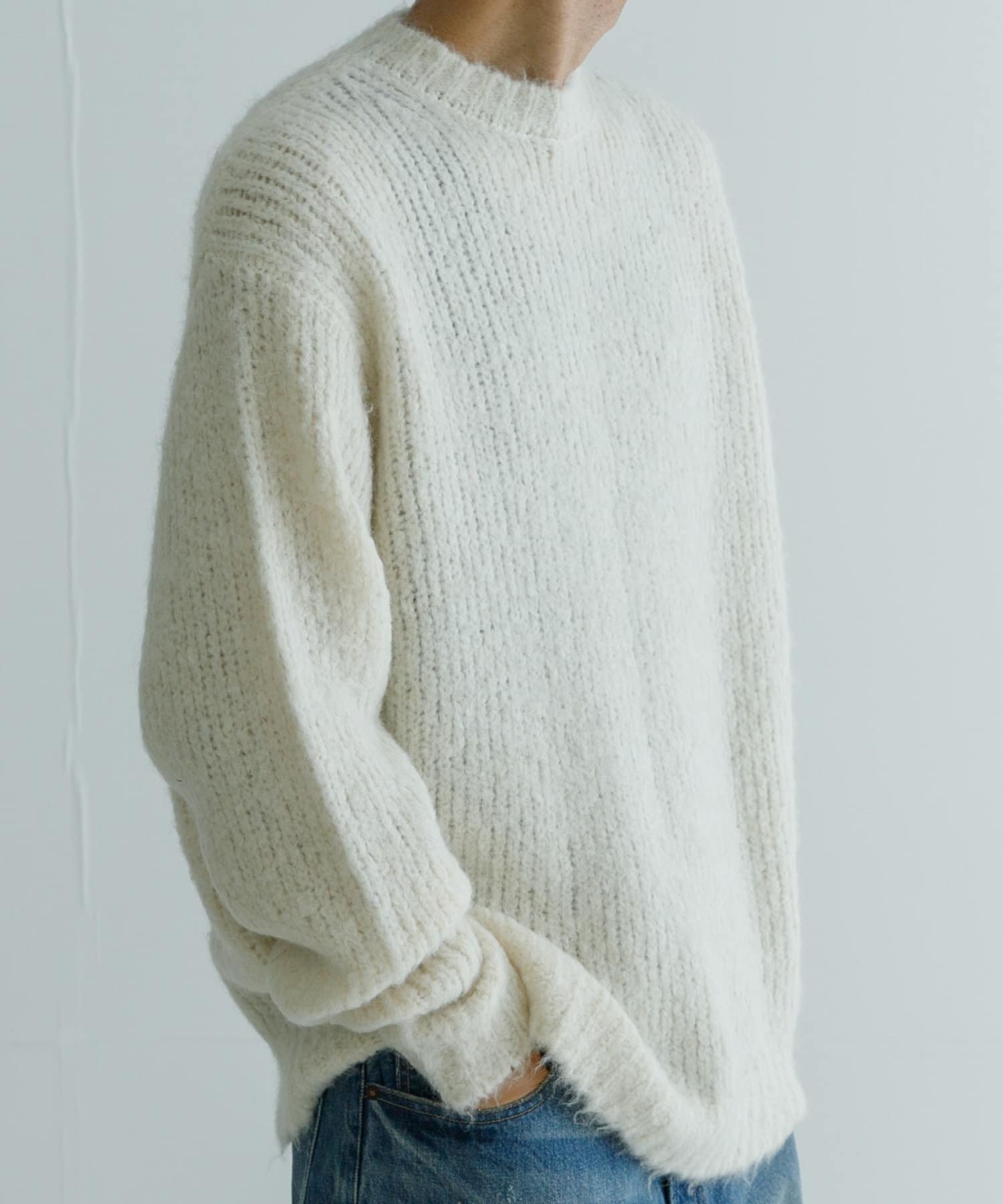 OFF WHITE