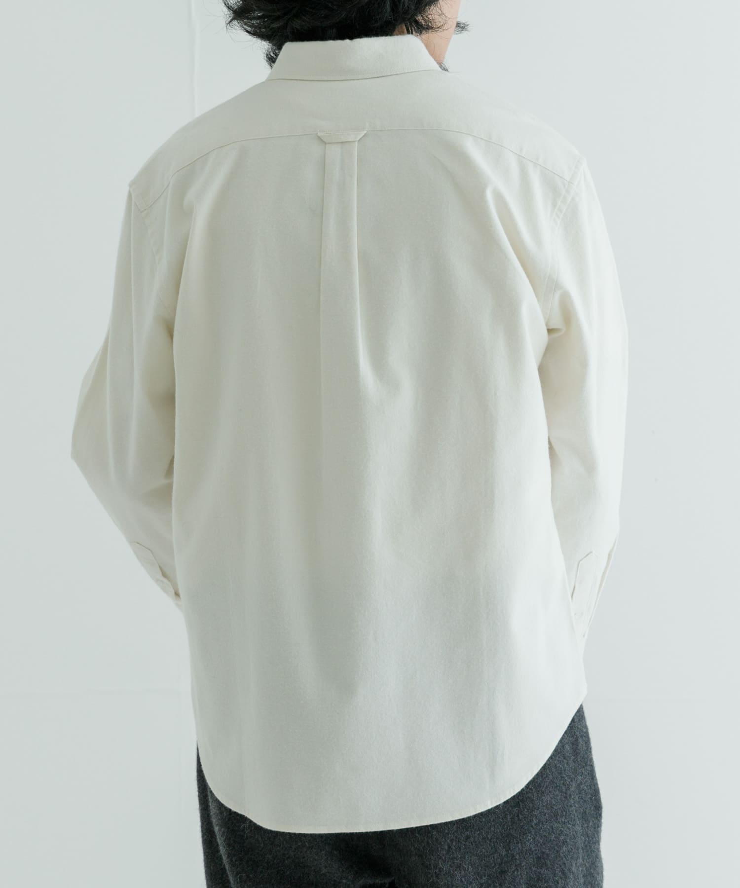 OFF WHITE