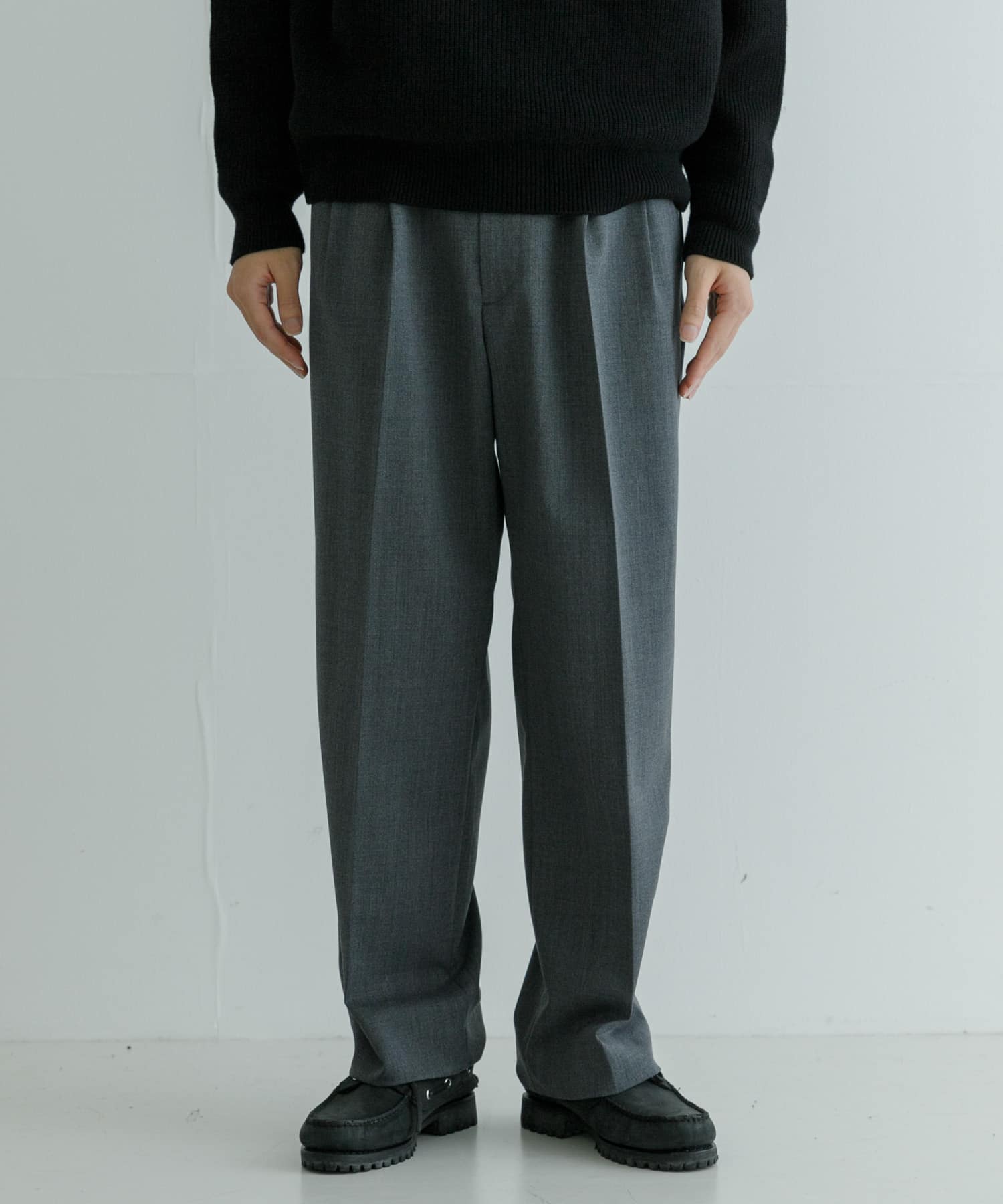 new basic ウールポリエステルストレッチストレートスラックス
