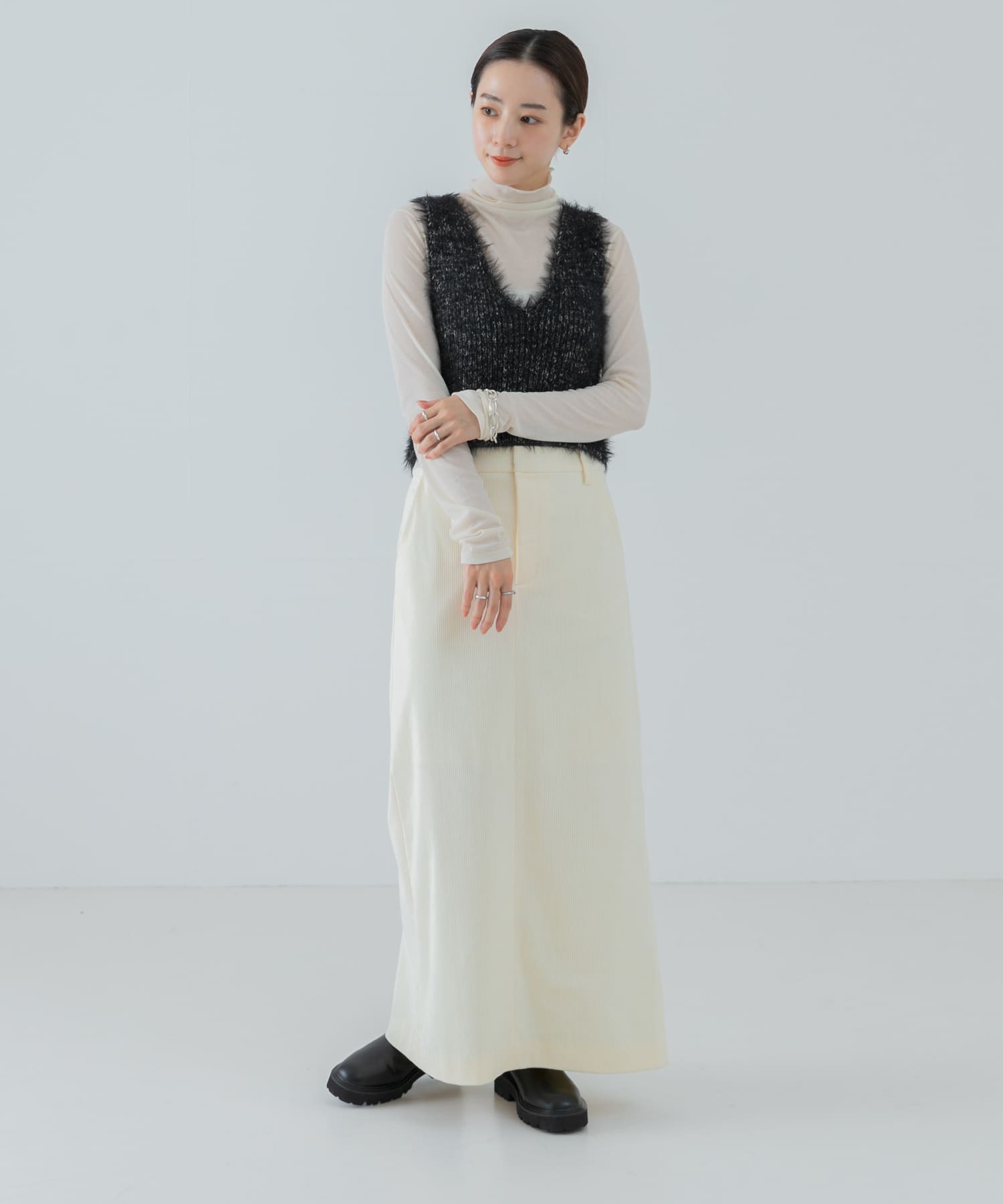L.BEIGE