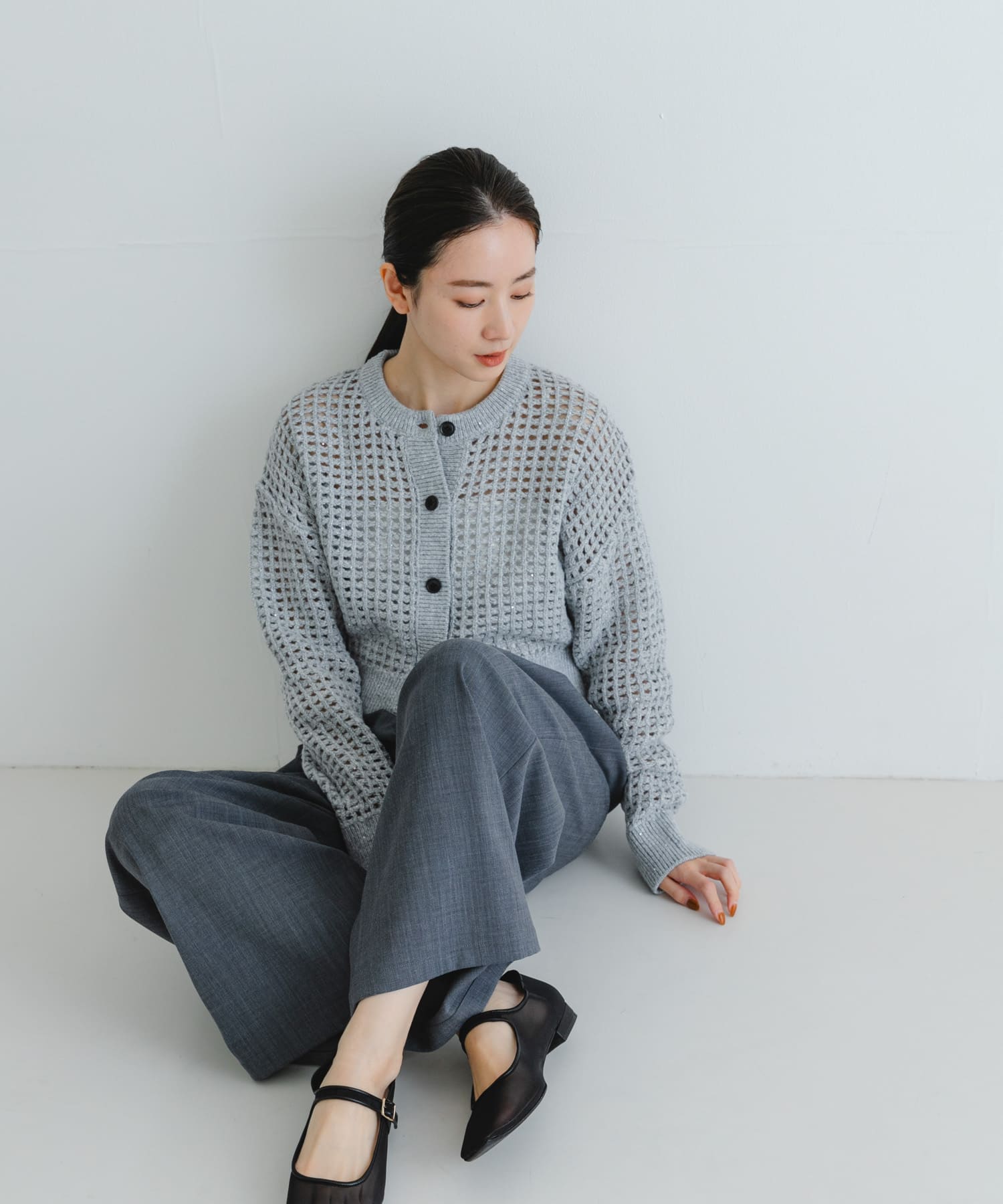 GRAY