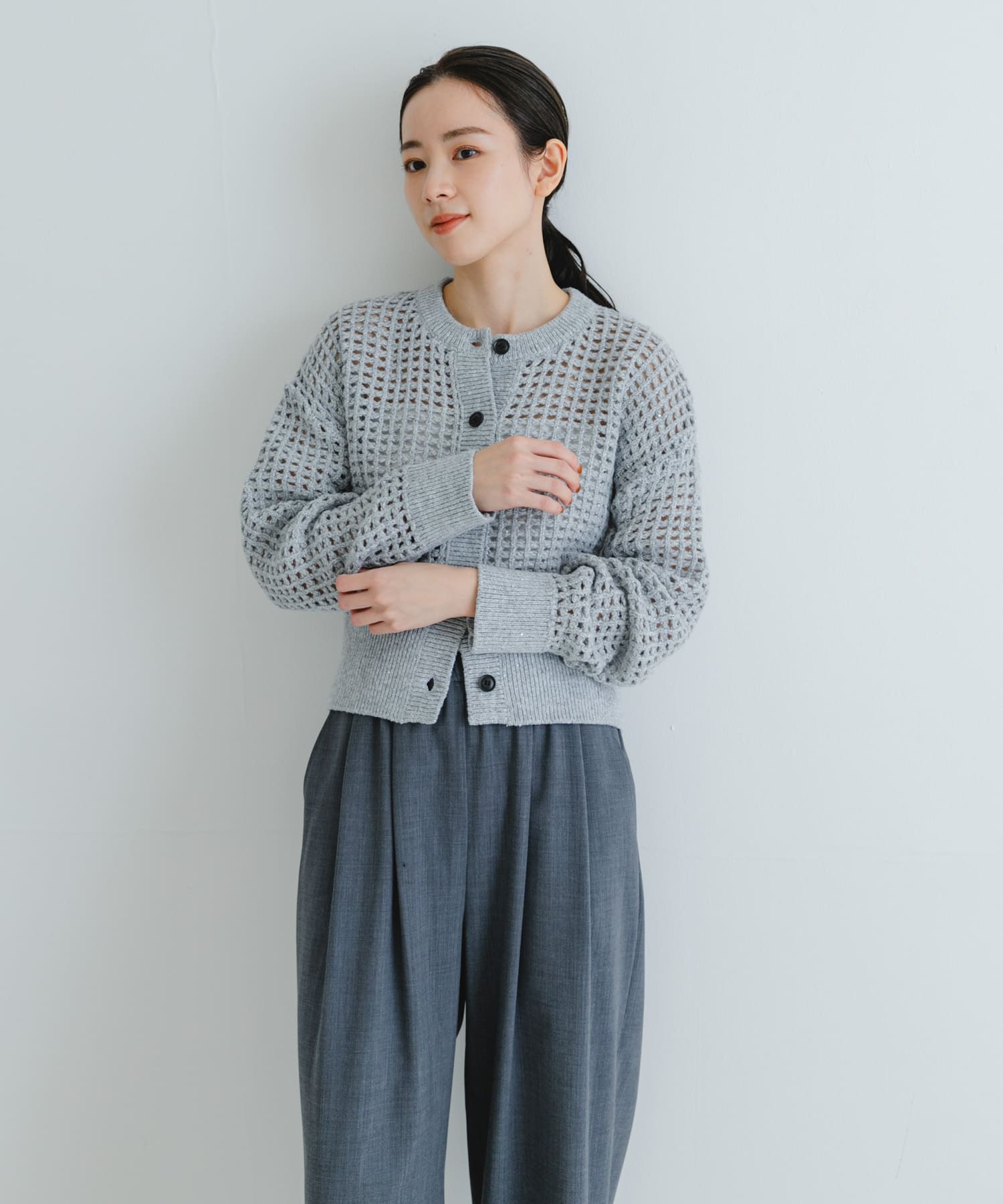 GRAY