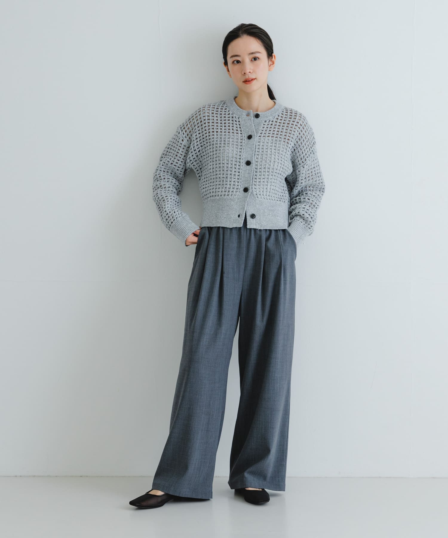 GRAY