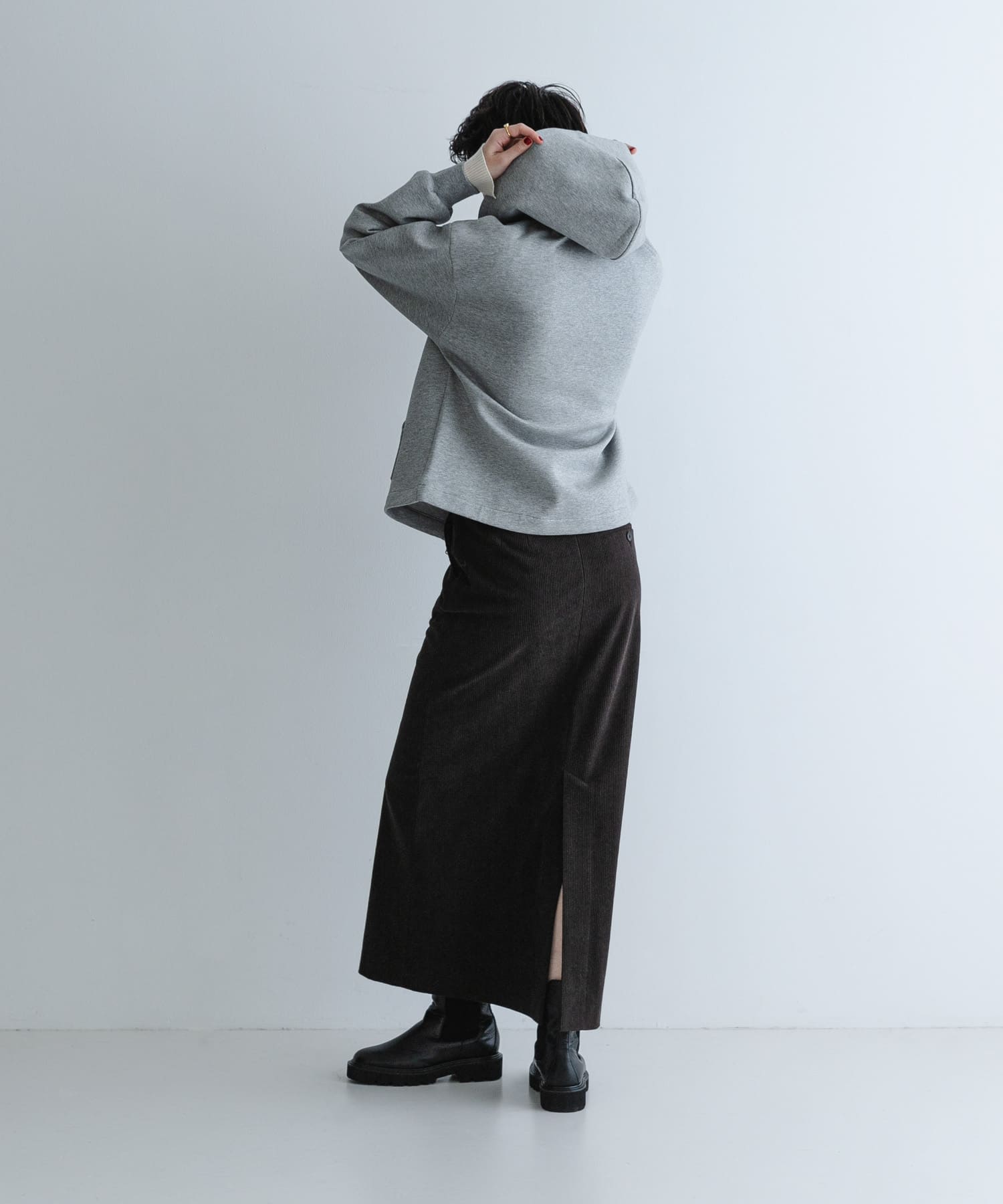 身長：172cm サイズ：38