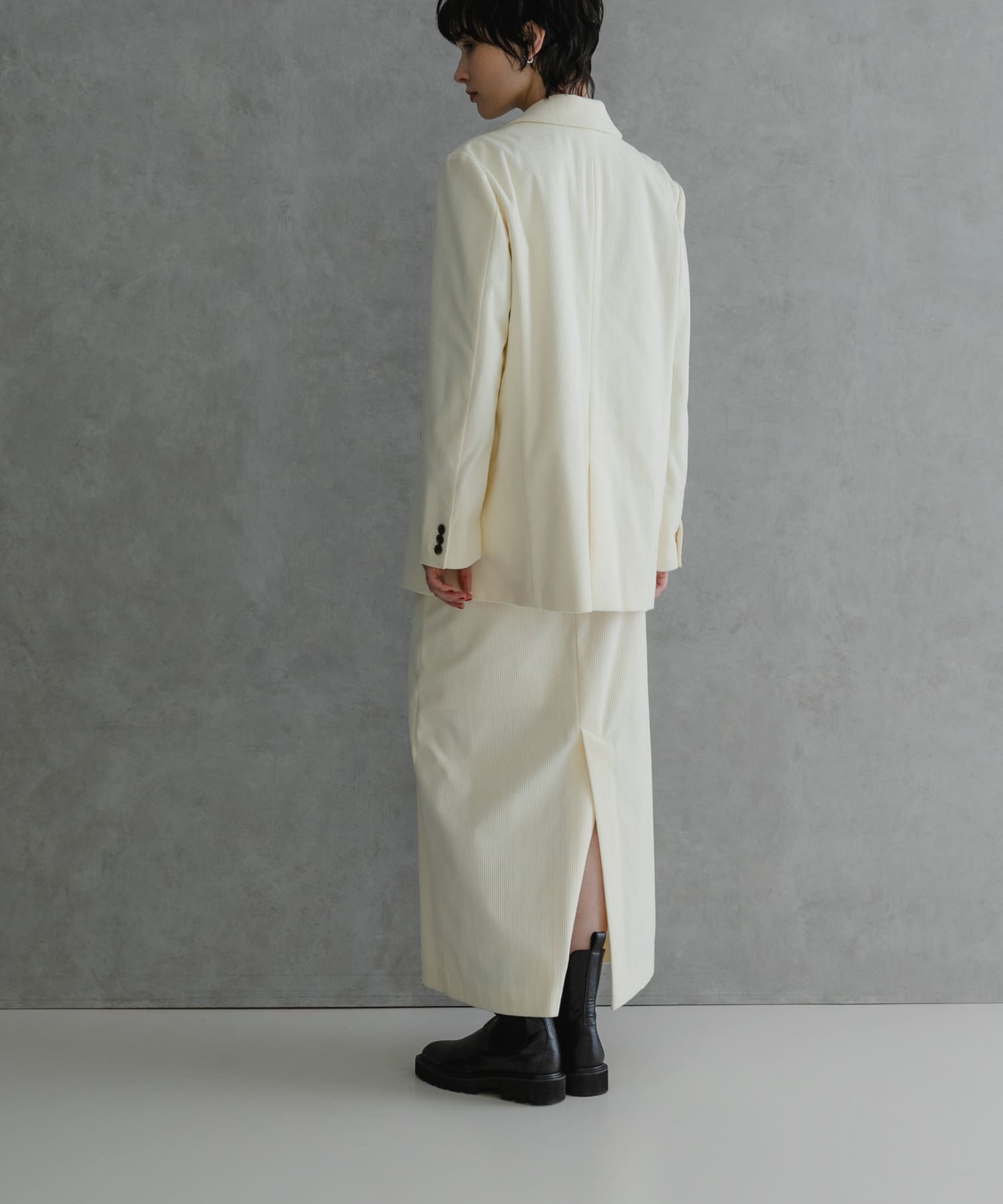 身長：172cm サイズ：38