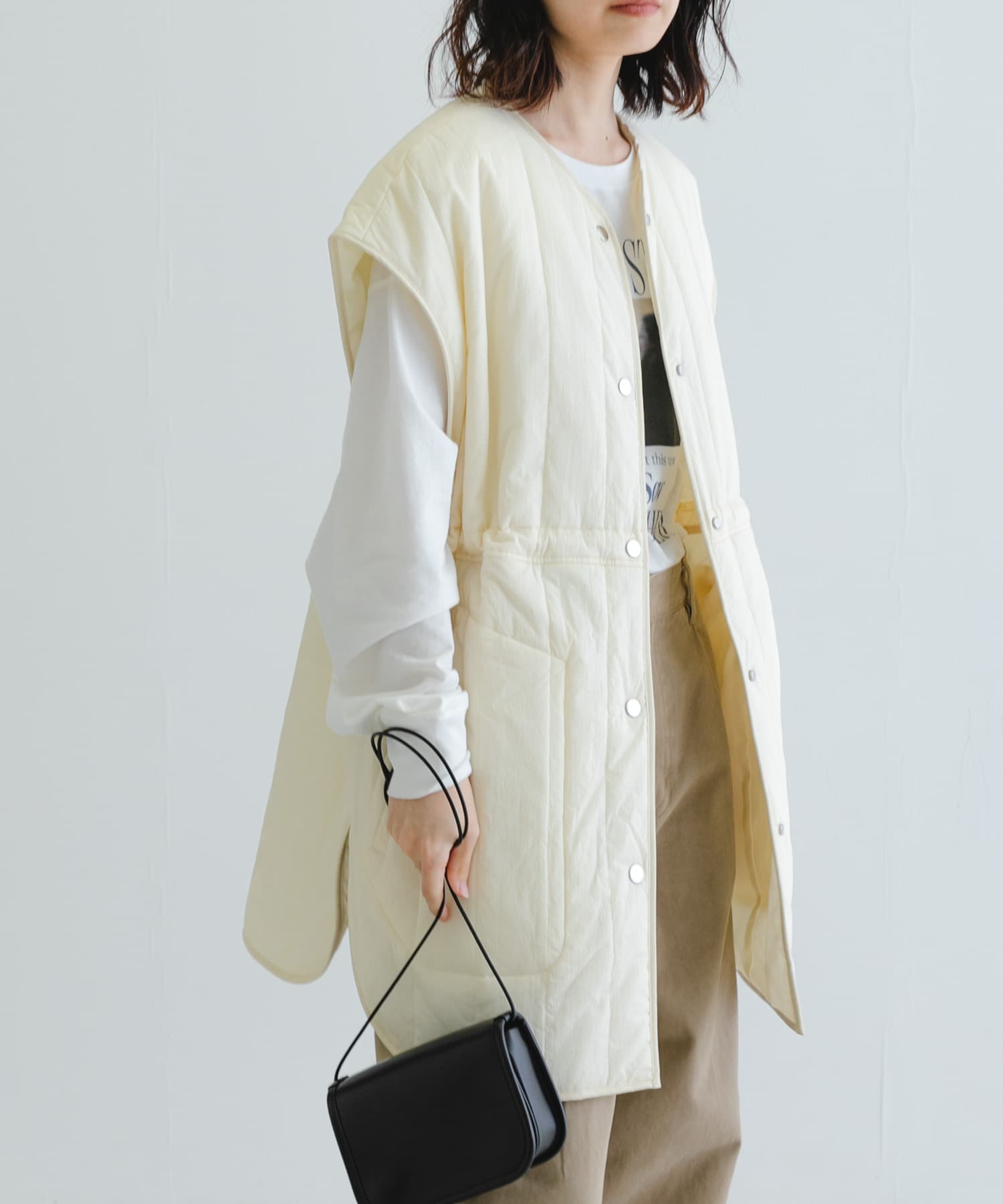 美品　アンスリード　キルティングロングベスト　ジップ　白 美品 アンスリード キルティングロングベスト ジップ 白