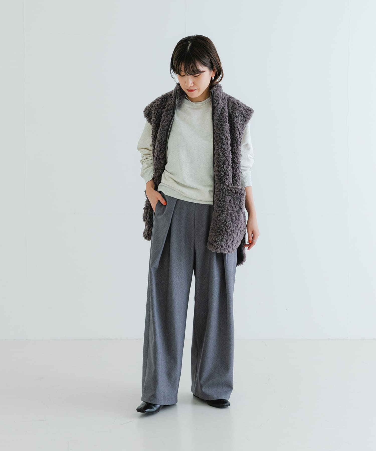 GRAY