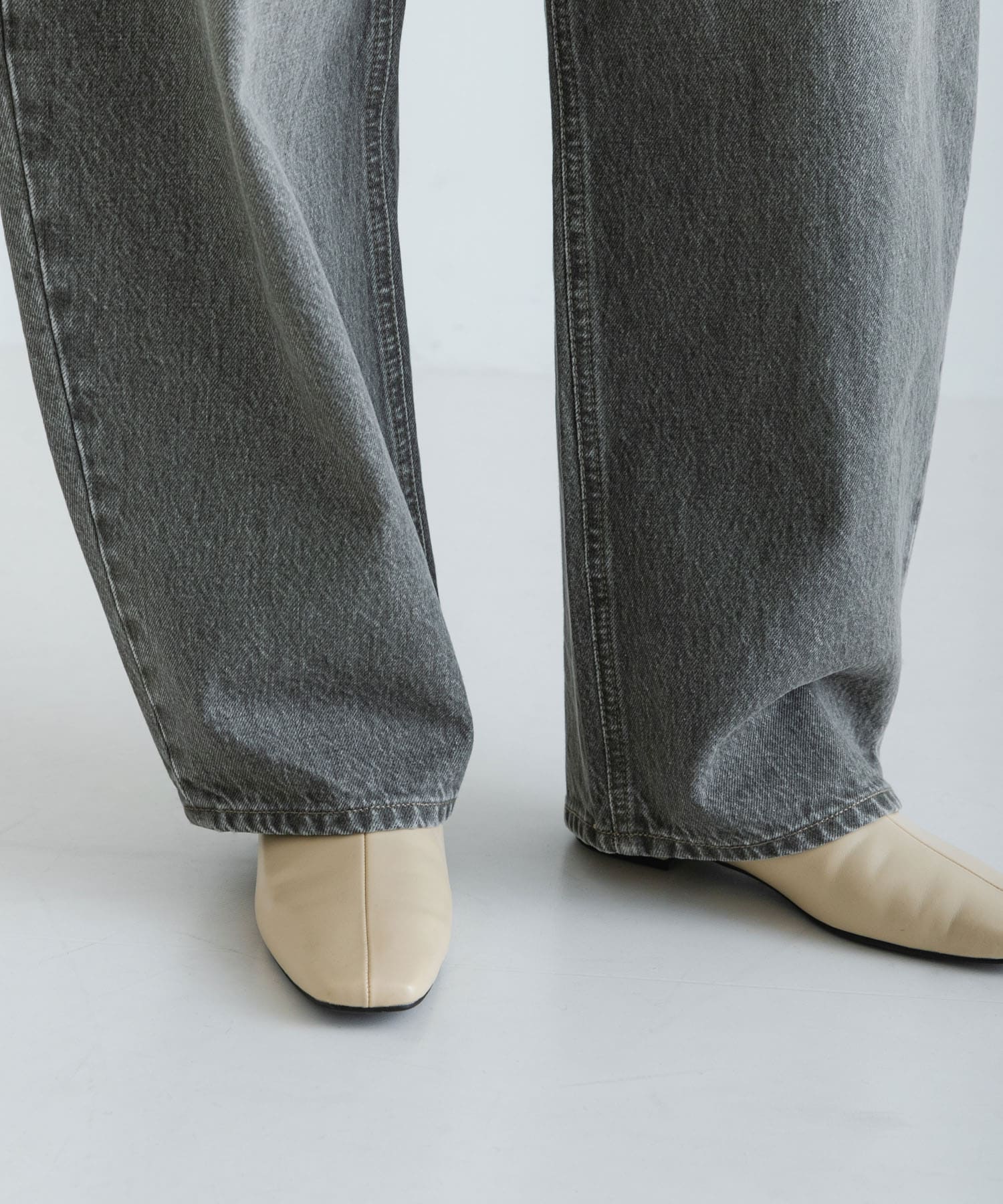 『MADE IN JAPAN』スクエアトゥローヒールショートブーツ IVORY 23.5