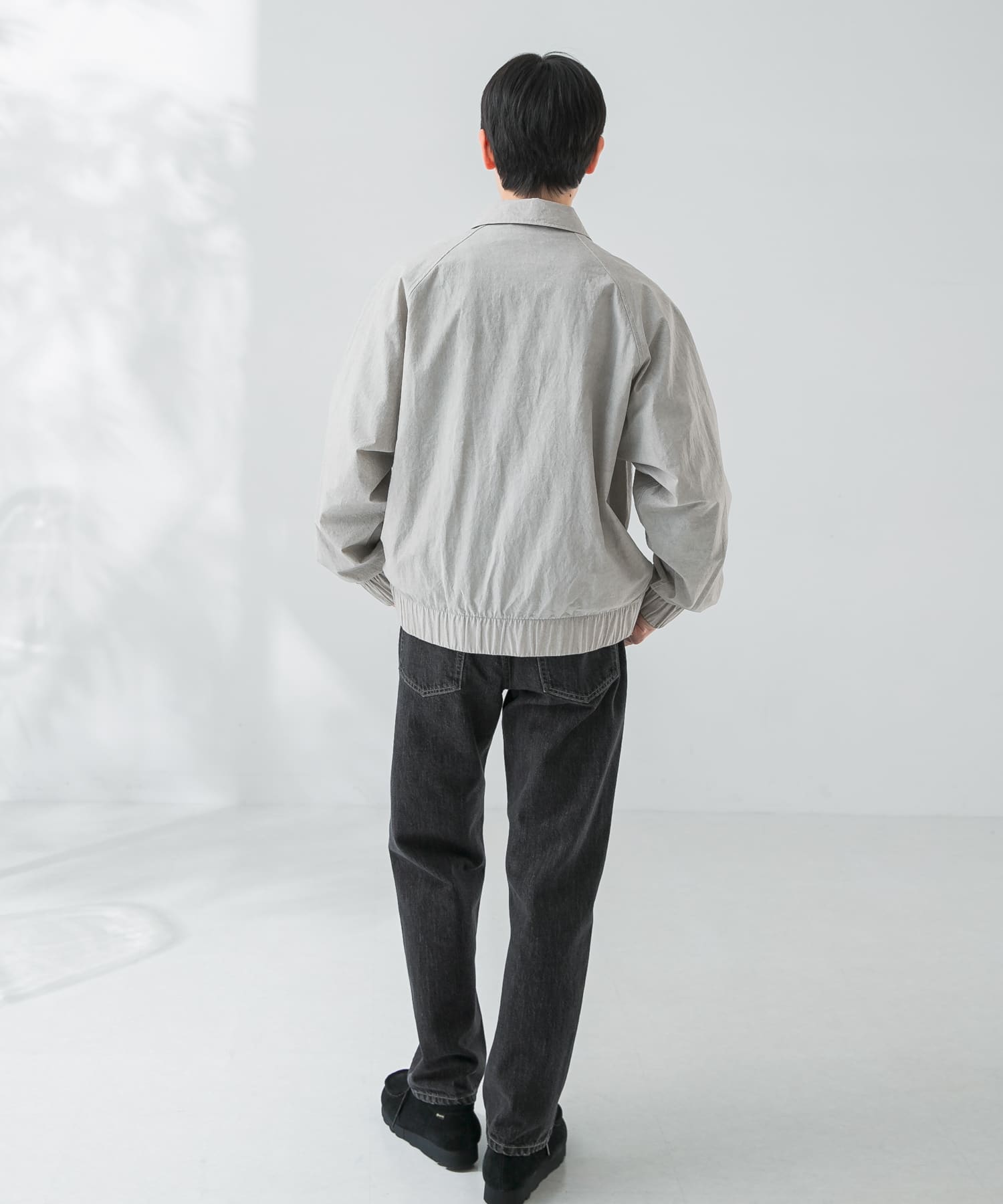 GRAY