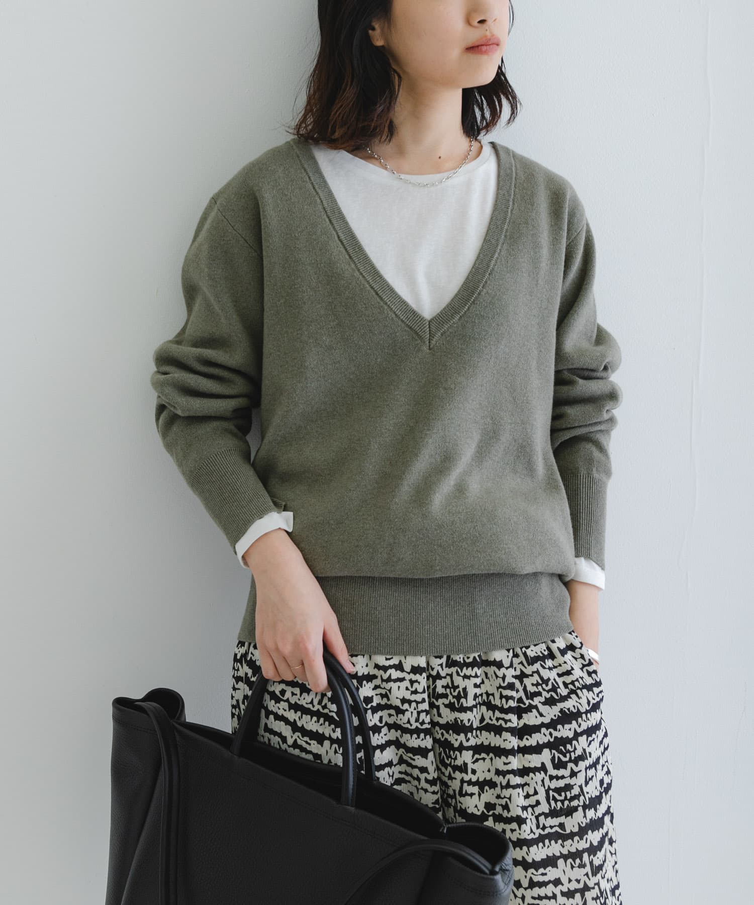 new basic　カシミヤコットンVネックチュニックニット