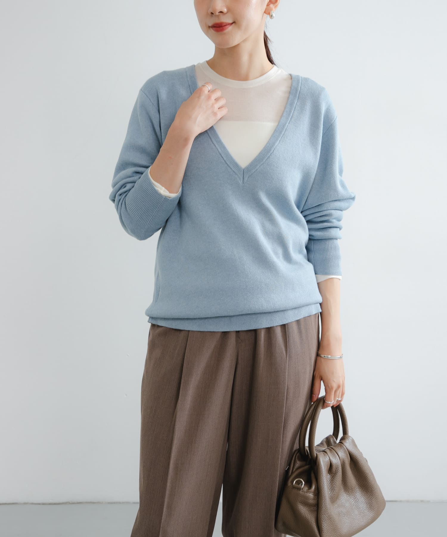 new basic　カシミヤコットンVネックチュニックニット