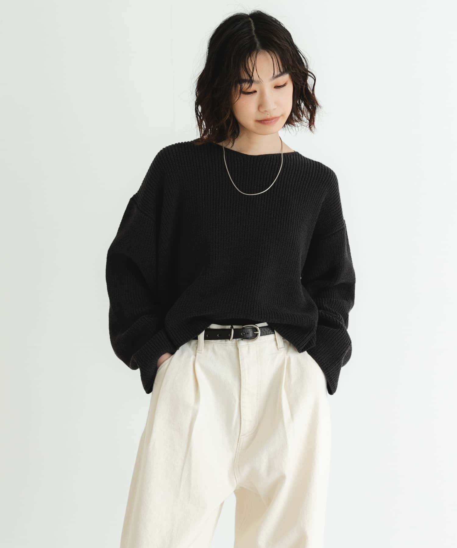 テープヤーンVネック畦ニット