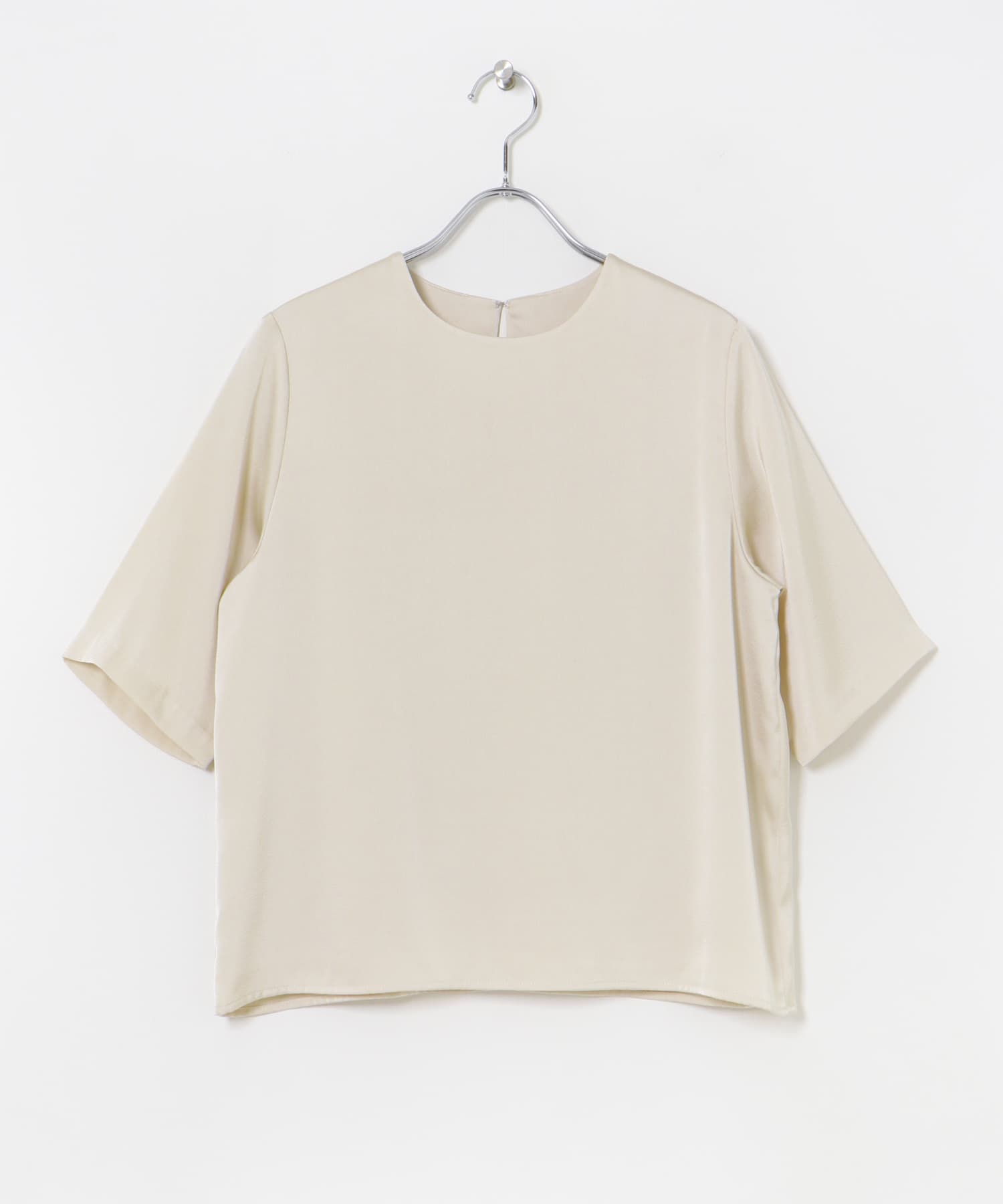 ハーフスリーブサテンブラウス L.BEIGE FREE