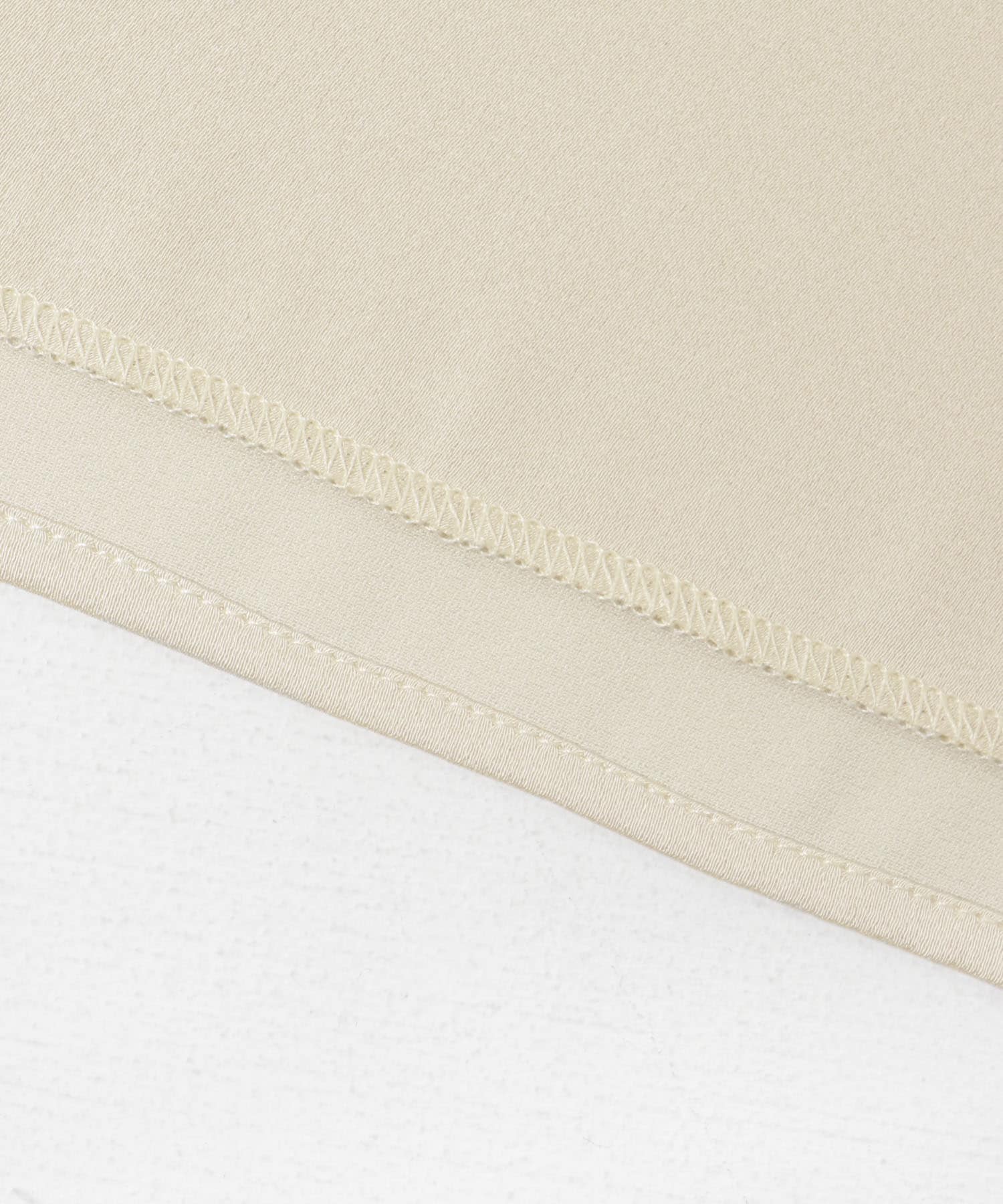 ハーフスリーブサテンブラウス L.BEIGE FREE