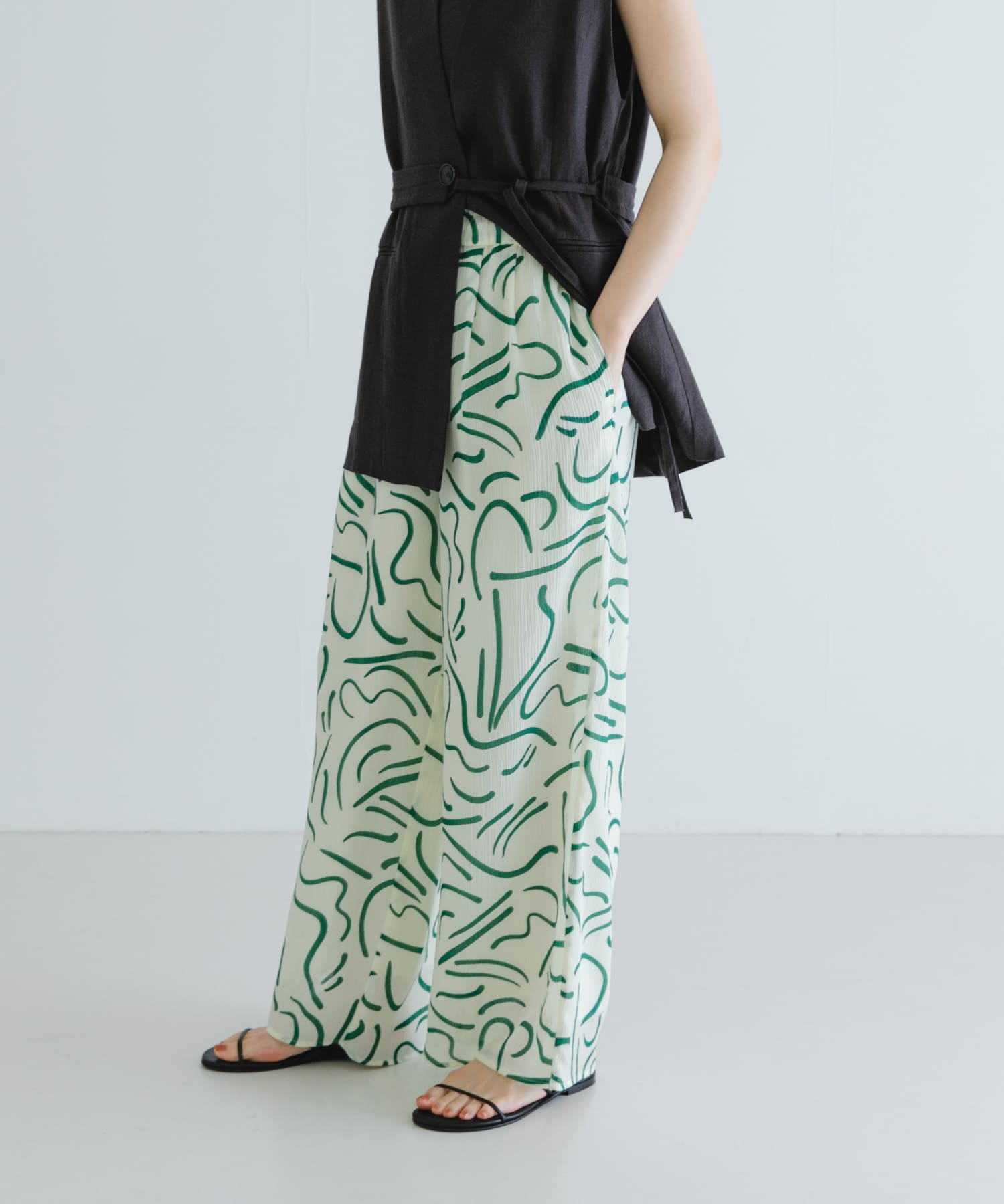 GREEN