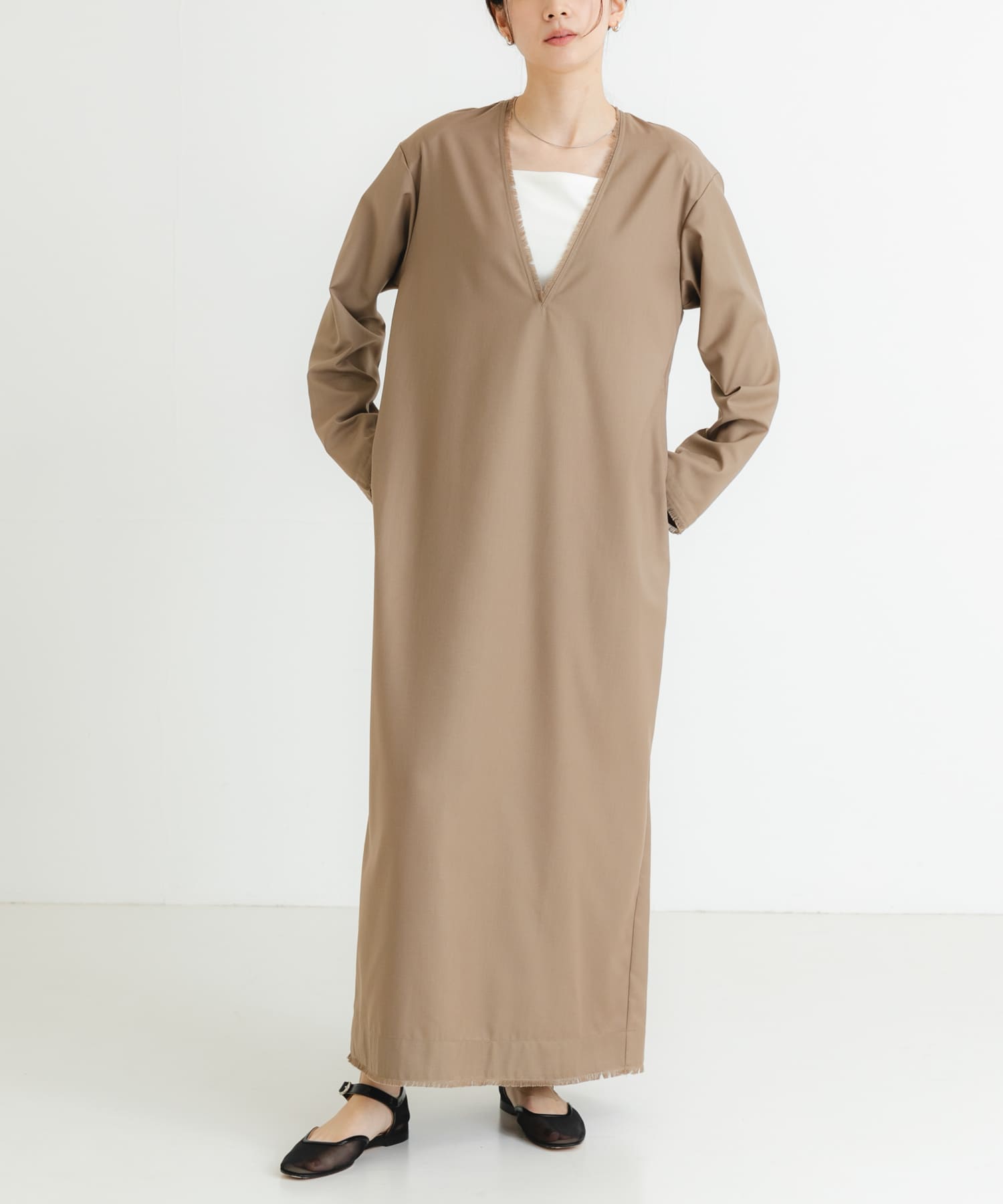 new basic　深Vネックワンピース