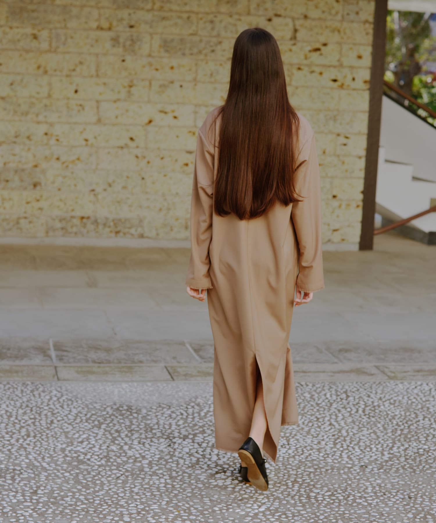 new basic 深Vネックワンピース(FREE BEIGE): ワンピース｜URBAN