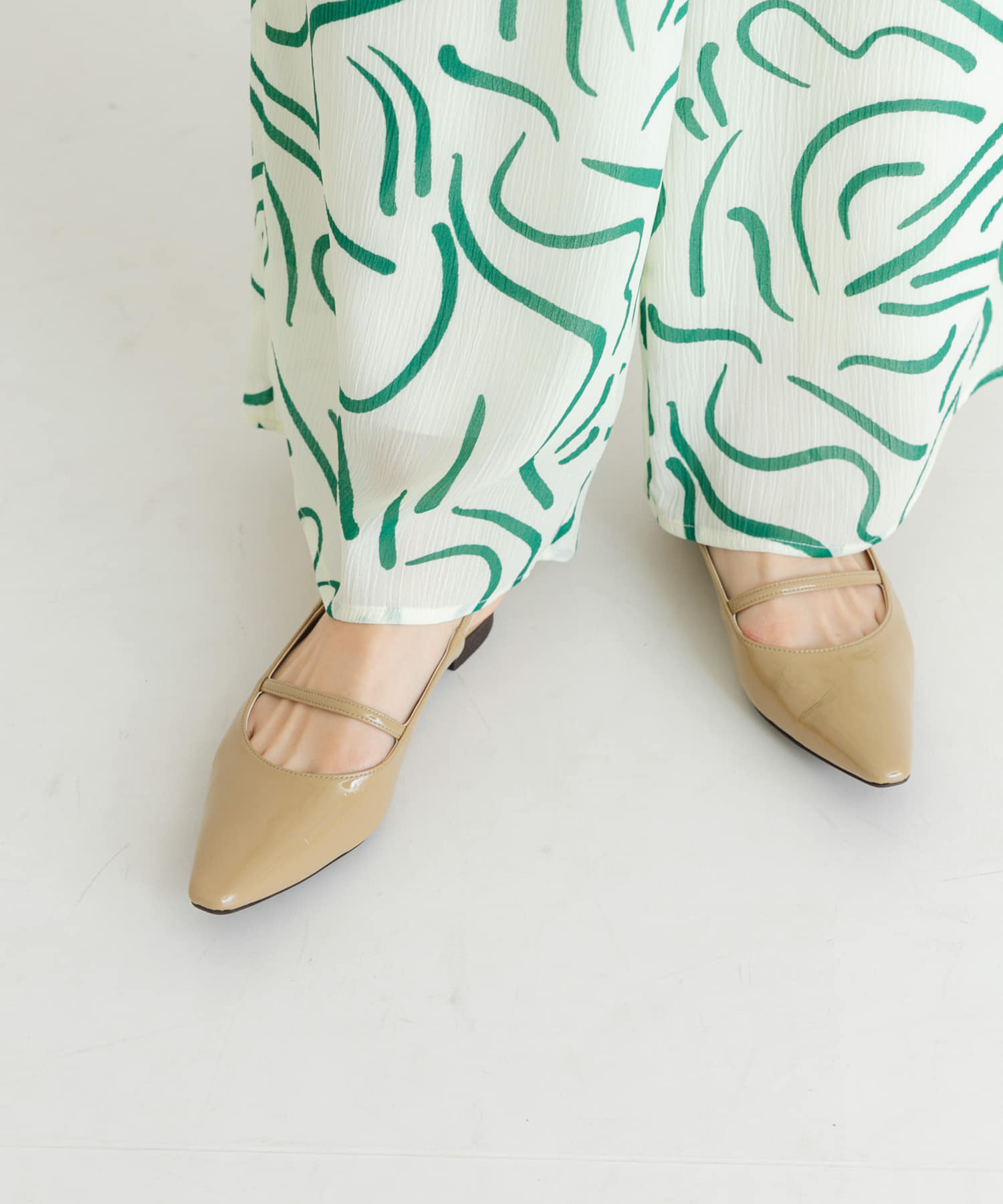 ポインテッドバックストラップシューズ BEIGE 36