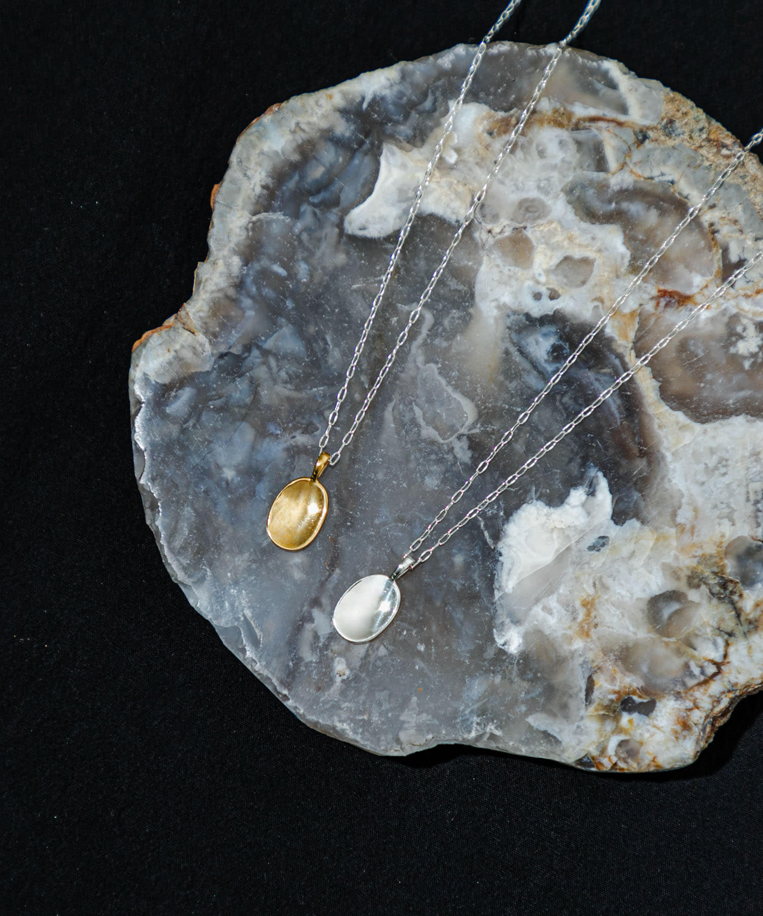 decor『デコール』　Ovalcharm Longnecklace GOLD -