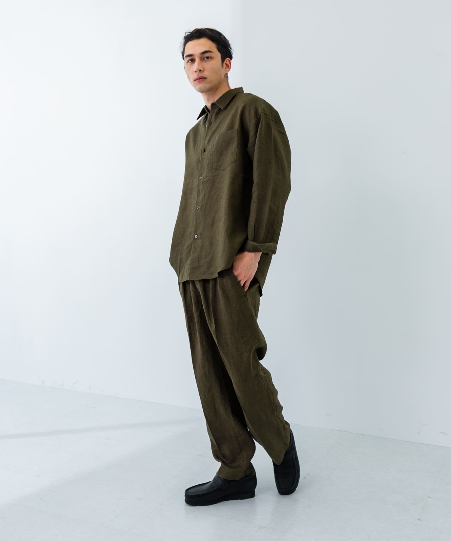 KHAKI