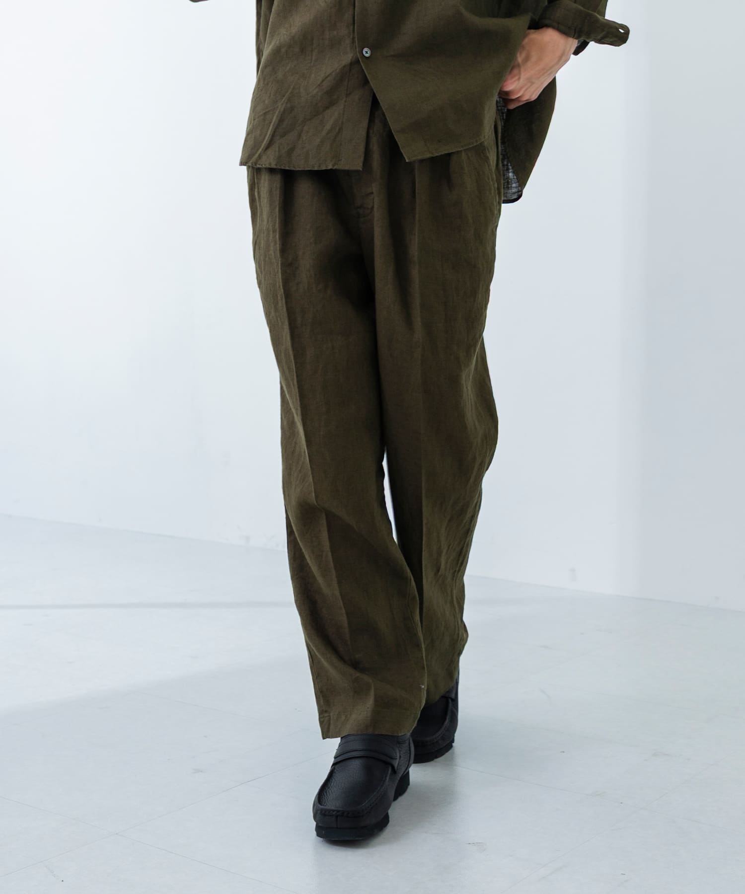 KHAKI