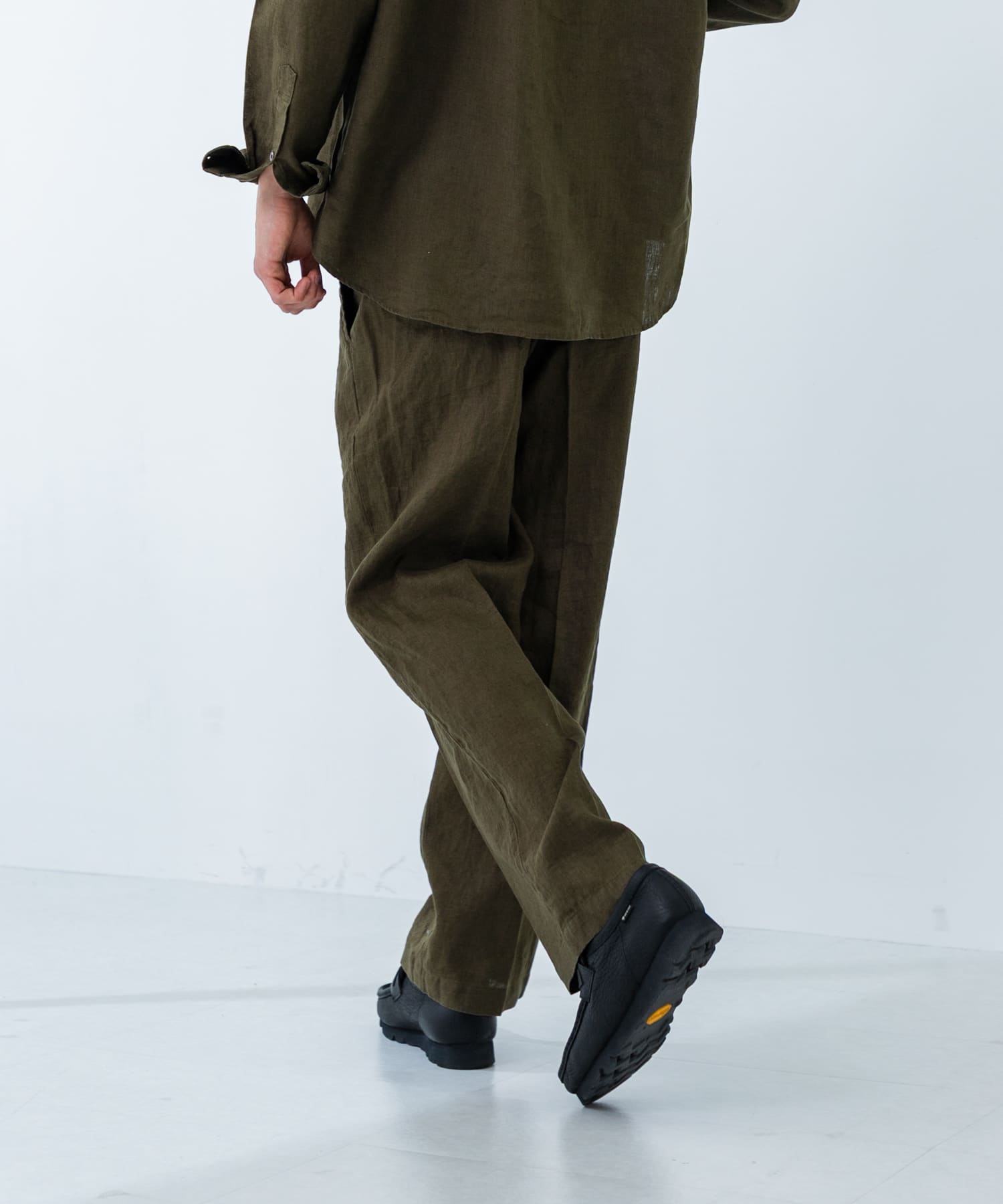KHAKI