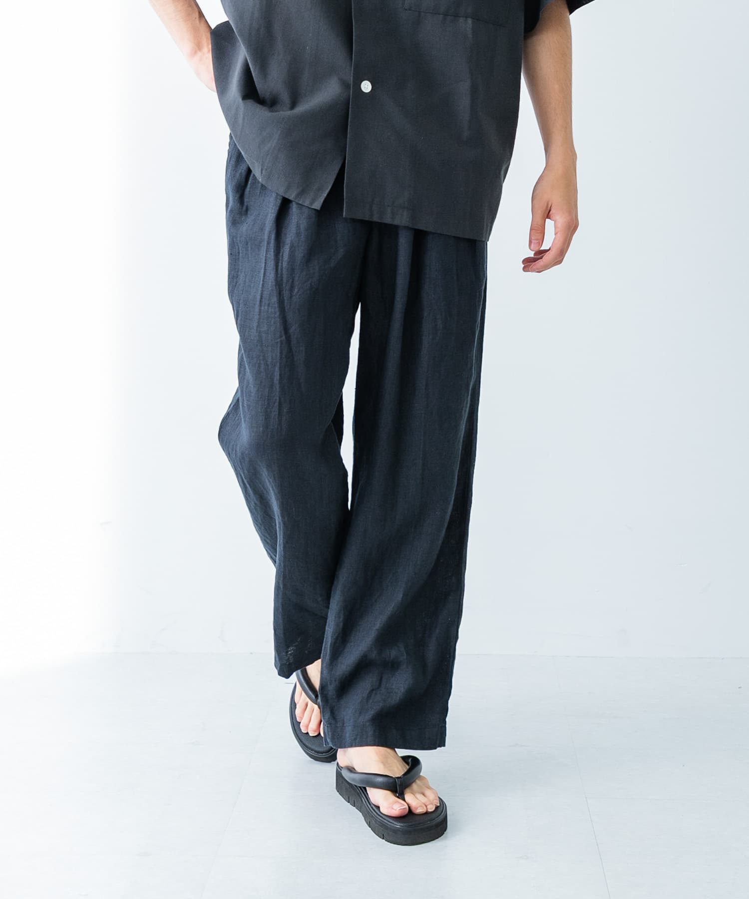 LINEN TUCK PANTS