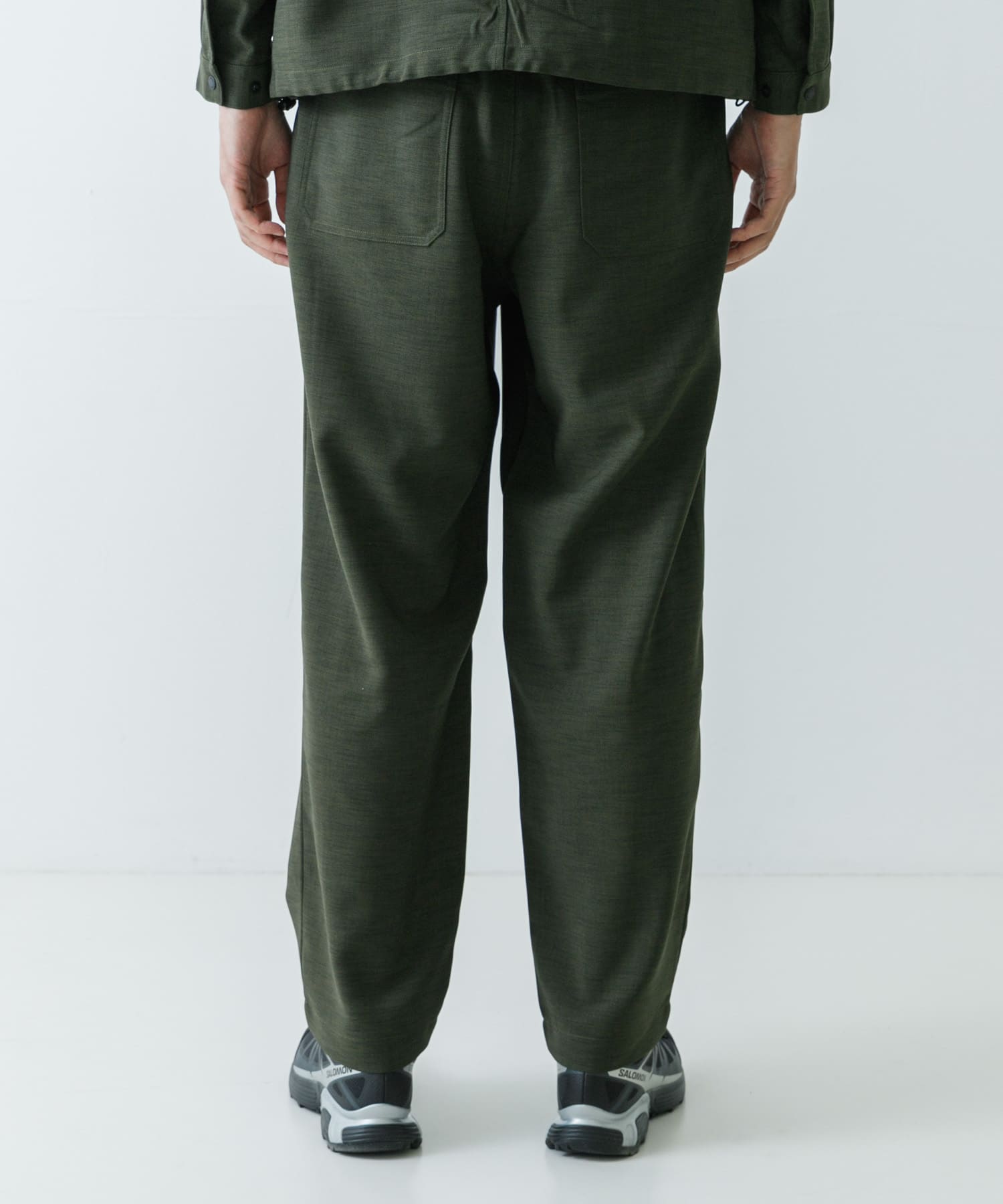 KHAKI
