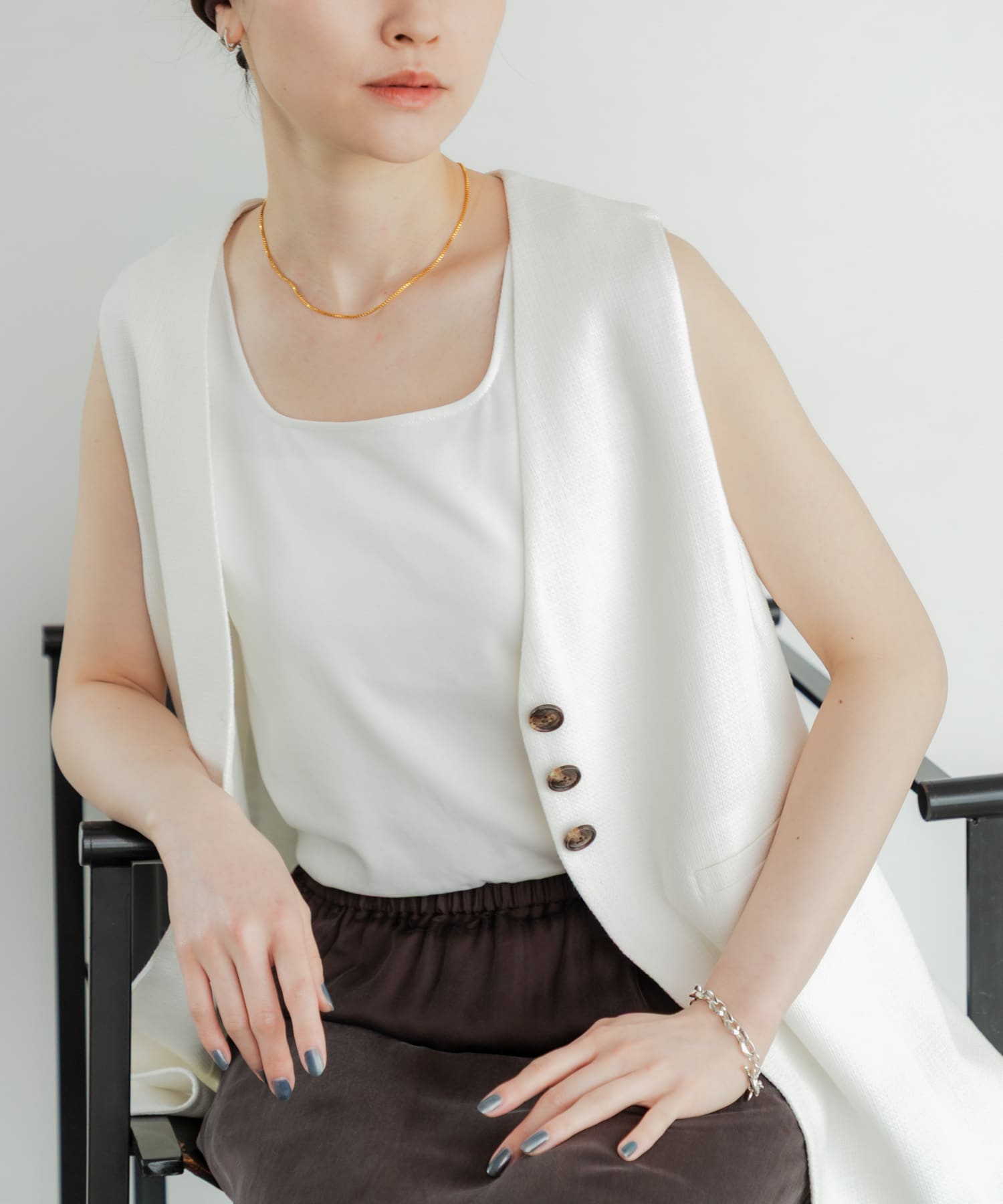 スクエアネックタンクトップ