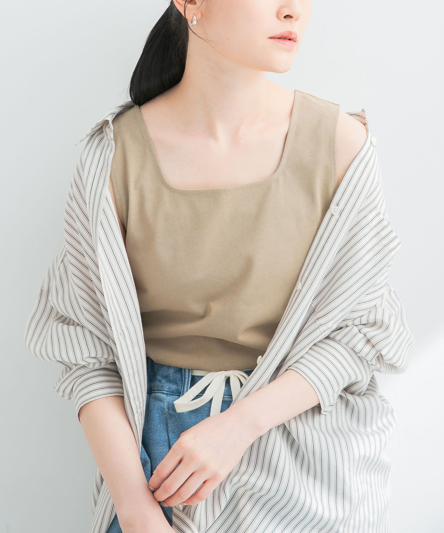 スクエアネックタンクトップ