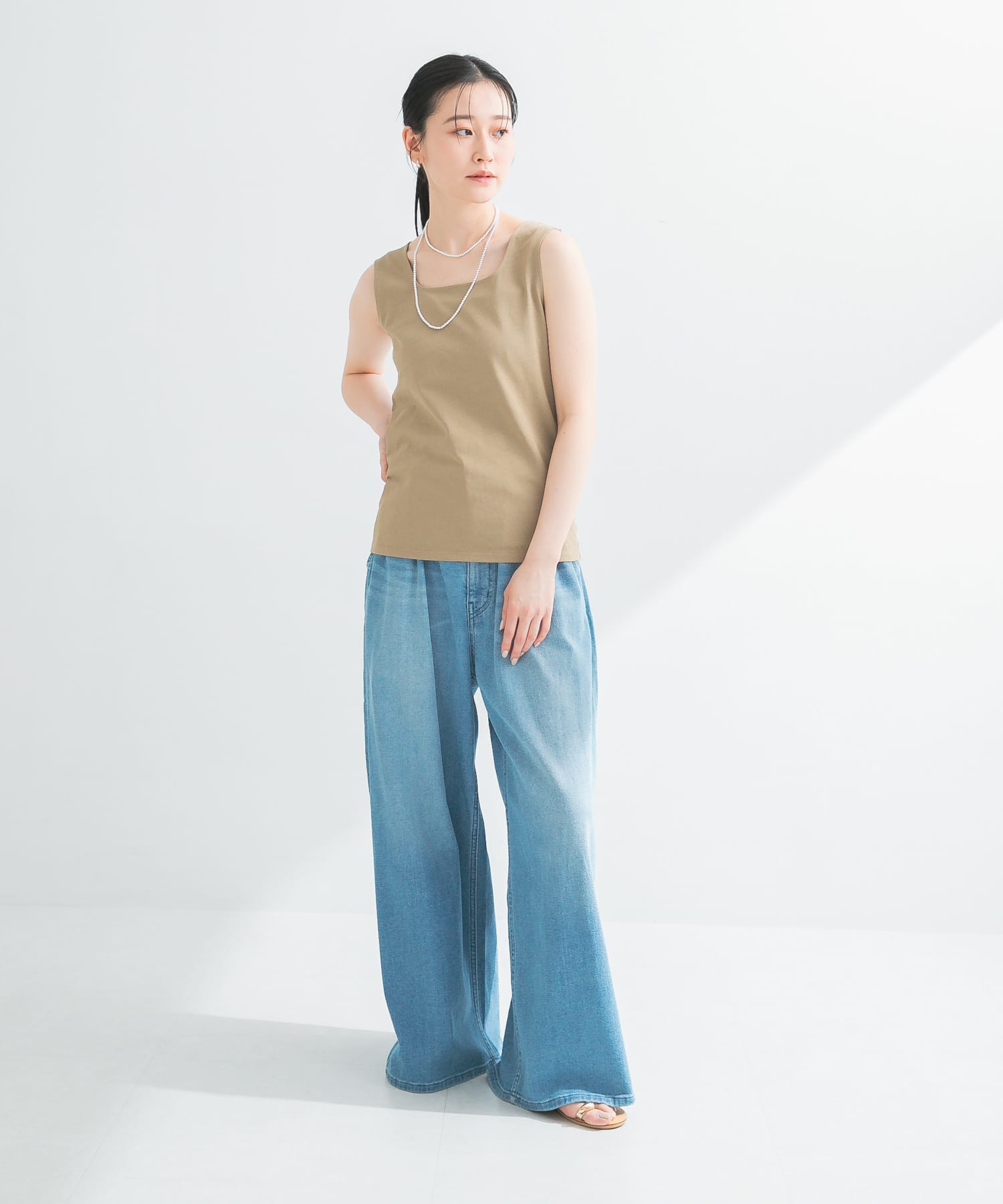 KHAKI