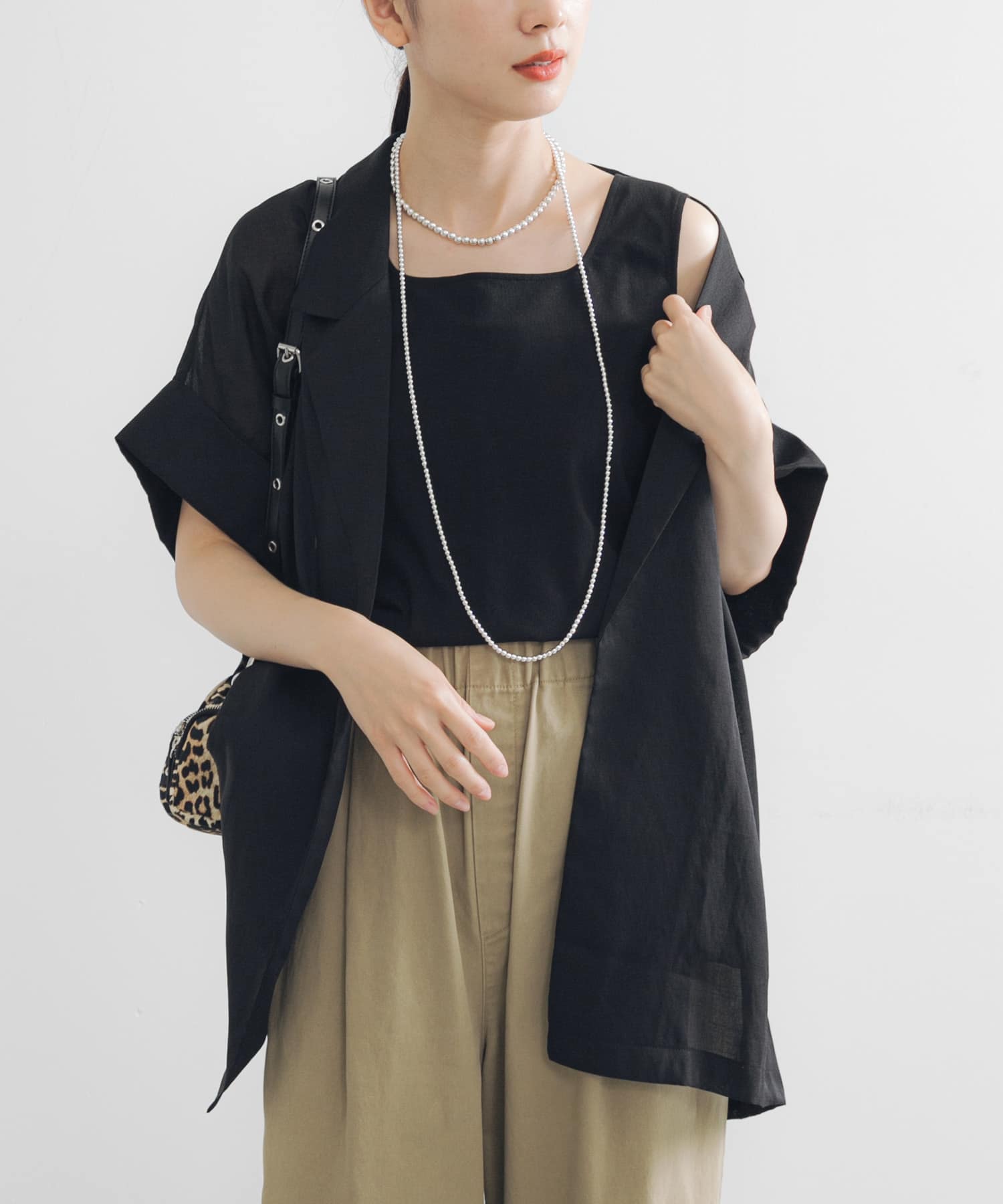 スクエアネックタンクトップ