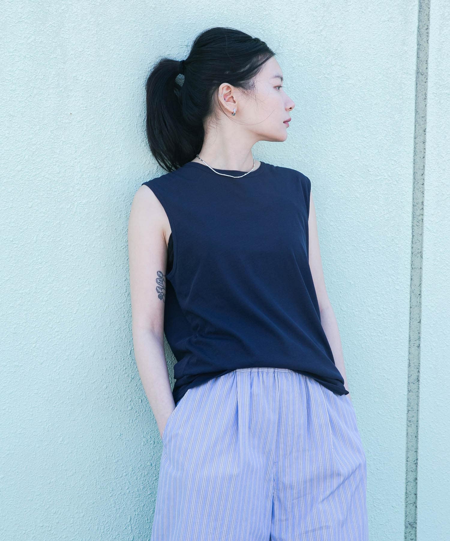 new basic　ドライツイストノースリーブカットソー