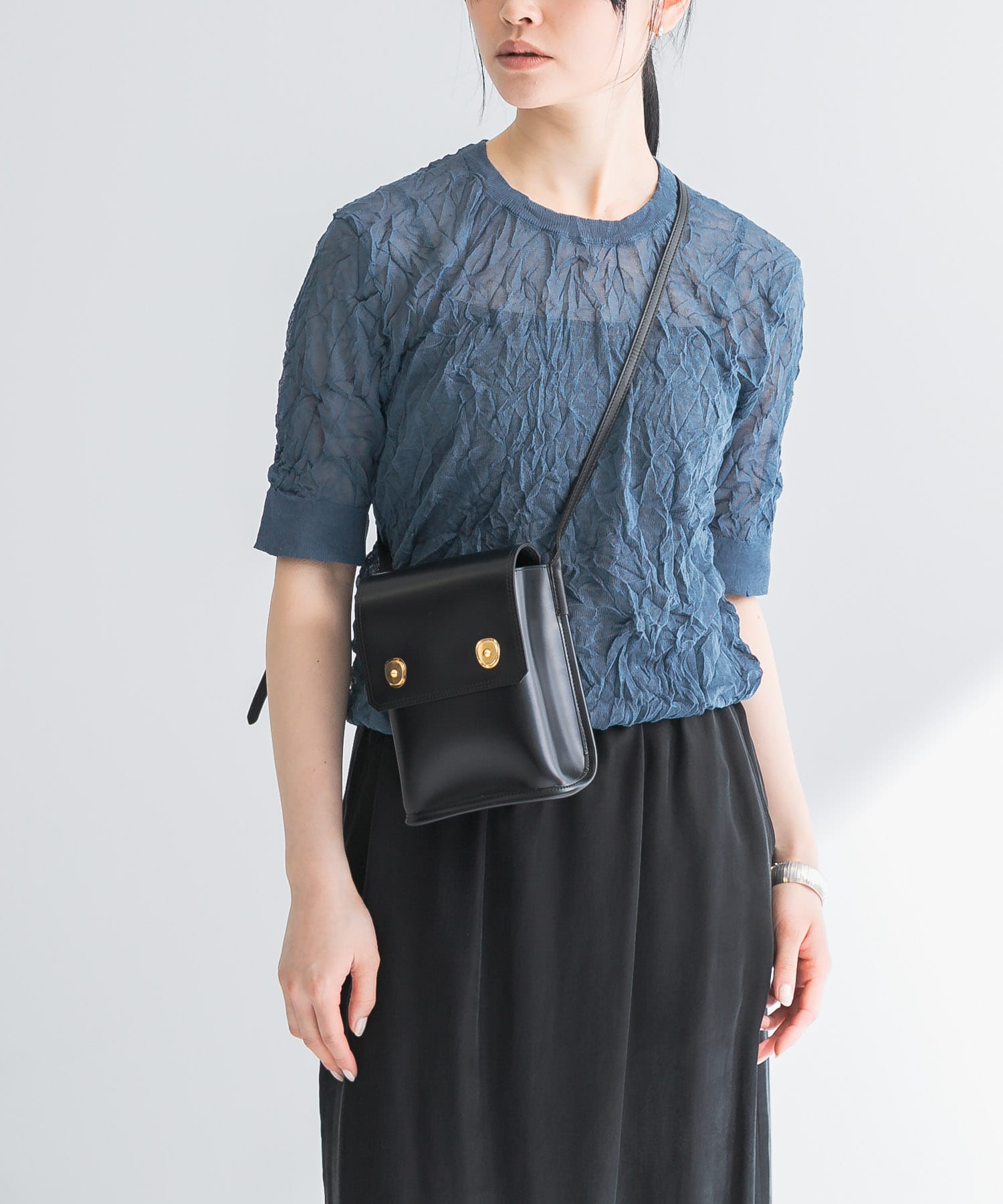 new basic　リネン混ワッシャーハーフスリーブニット