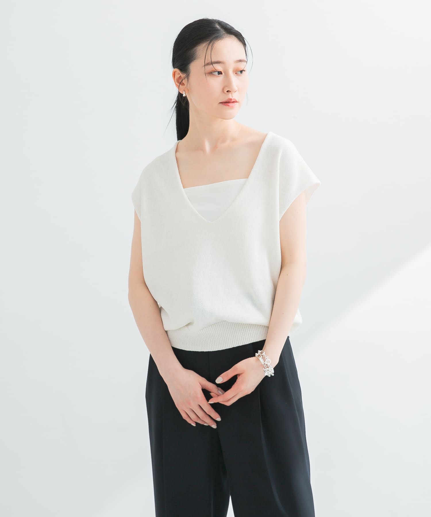 リネンコットンVネックニットベスト