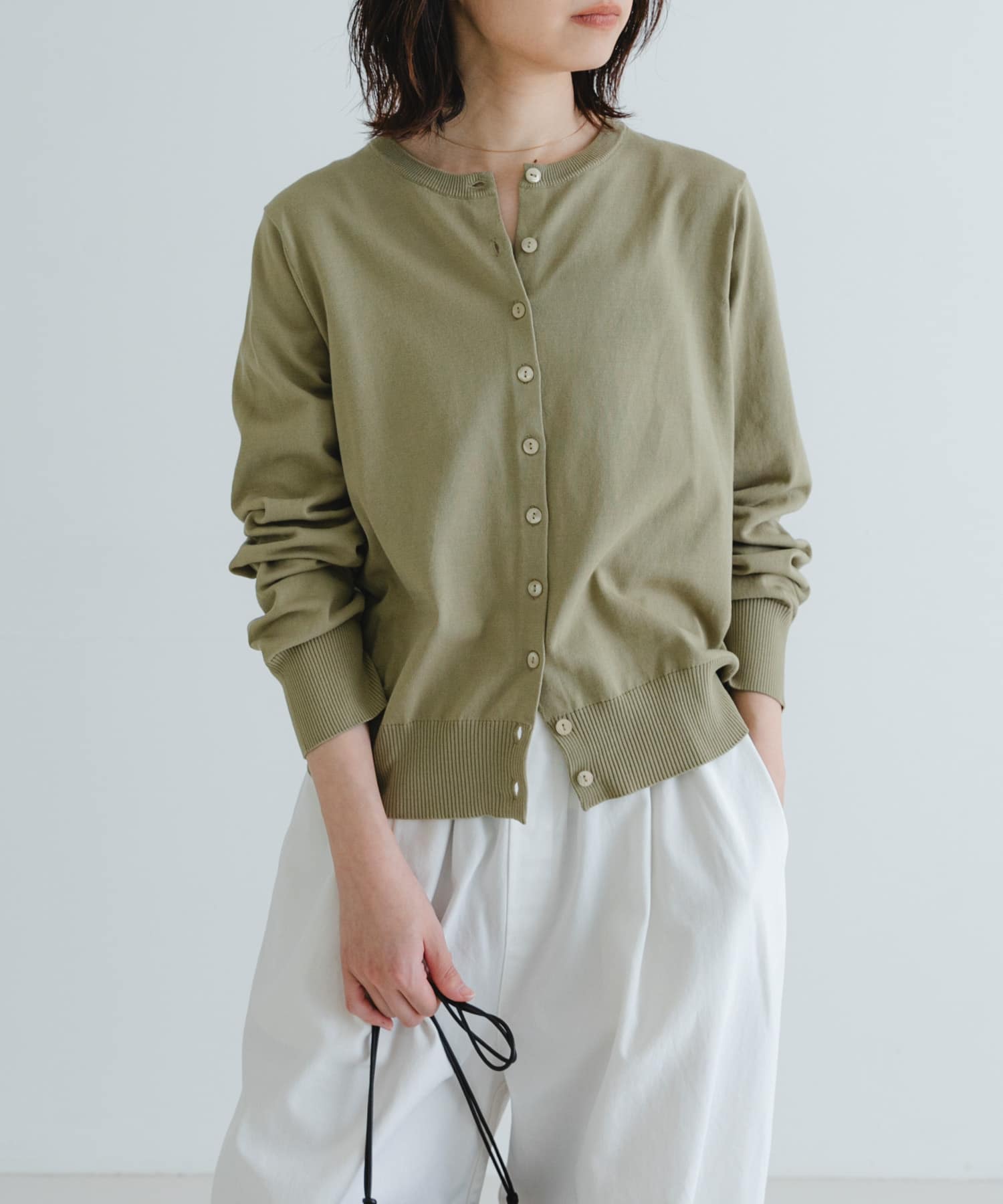 new basic　ハイゲージクルーネックニットカーディガン