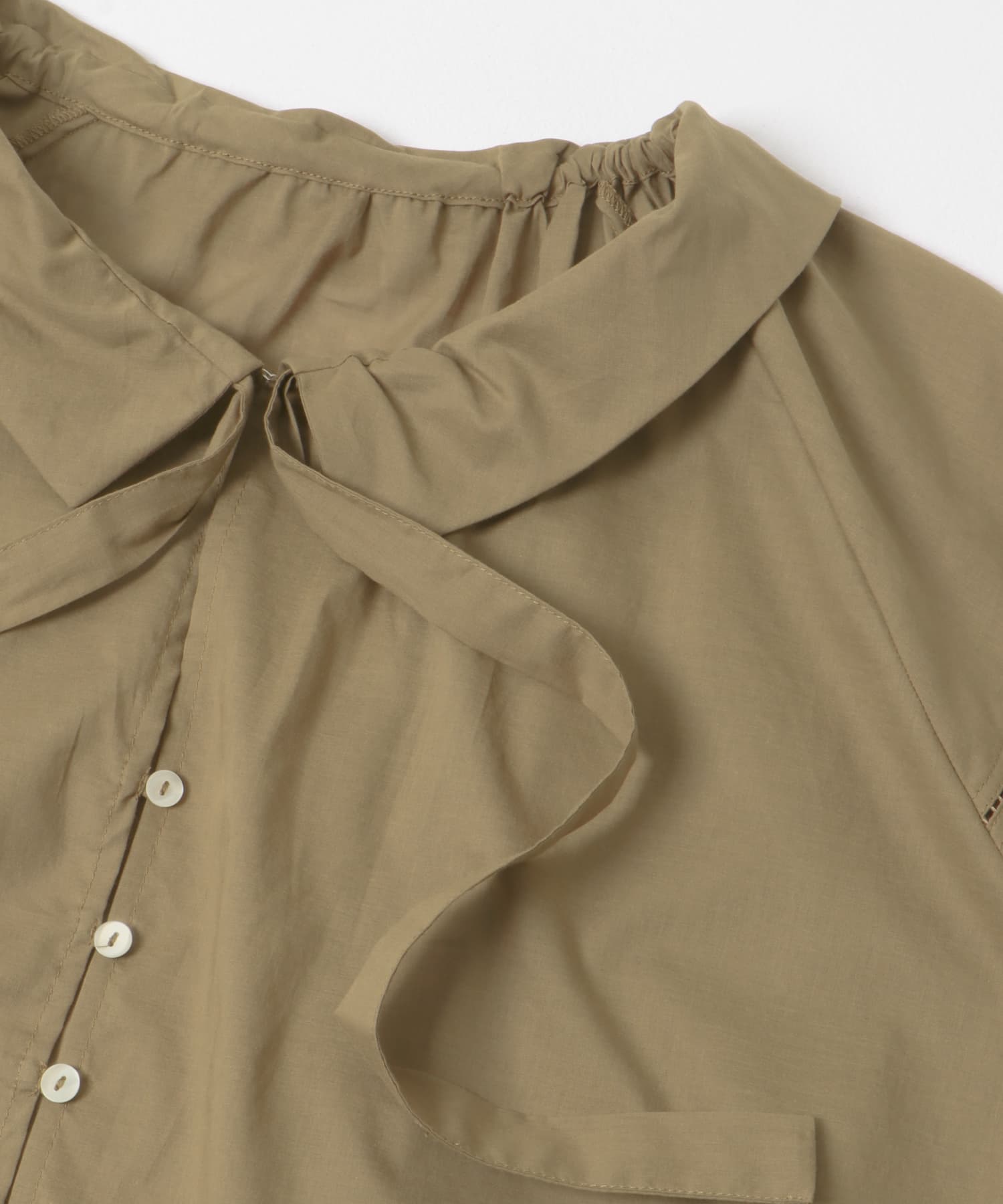 ハーフスリーブフリルカラーブラウス KHAKIBEIGE FREE