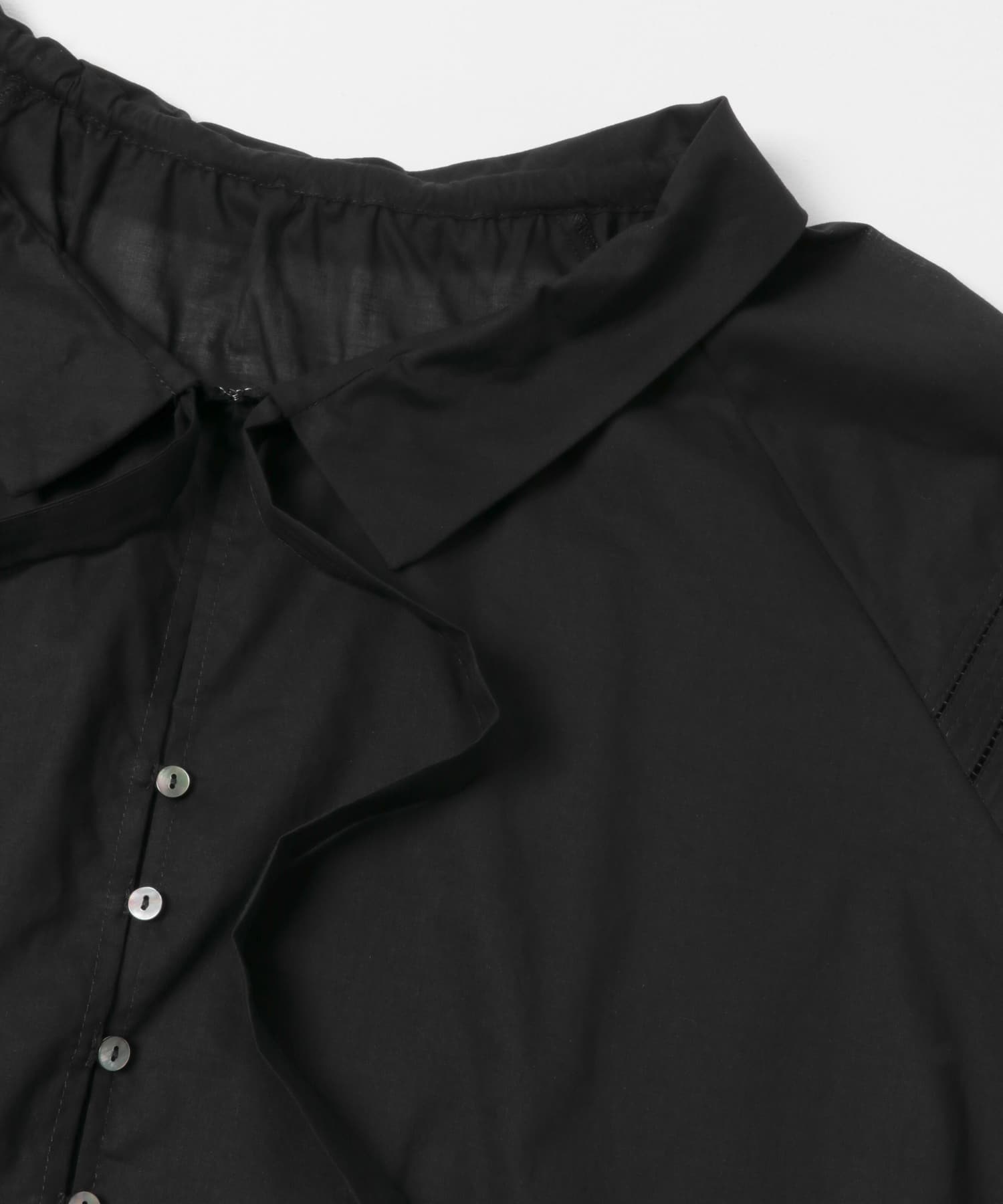 ハーフスリーブフリルカラーブラウス BLACK FREE