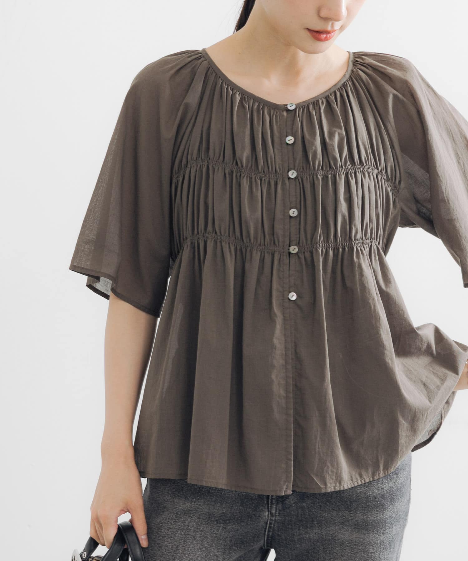 コットンボイルシャーリングブラウス