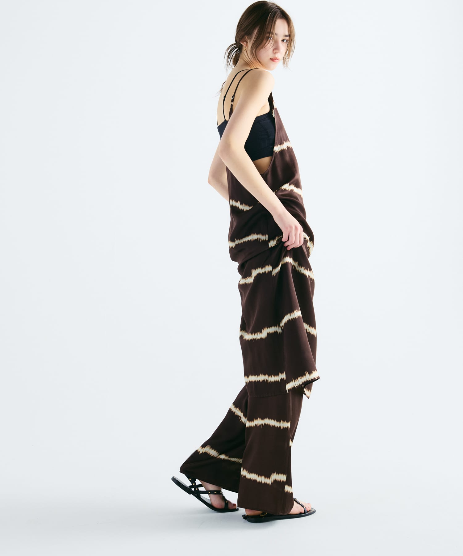 身長：176cm サイズ：38