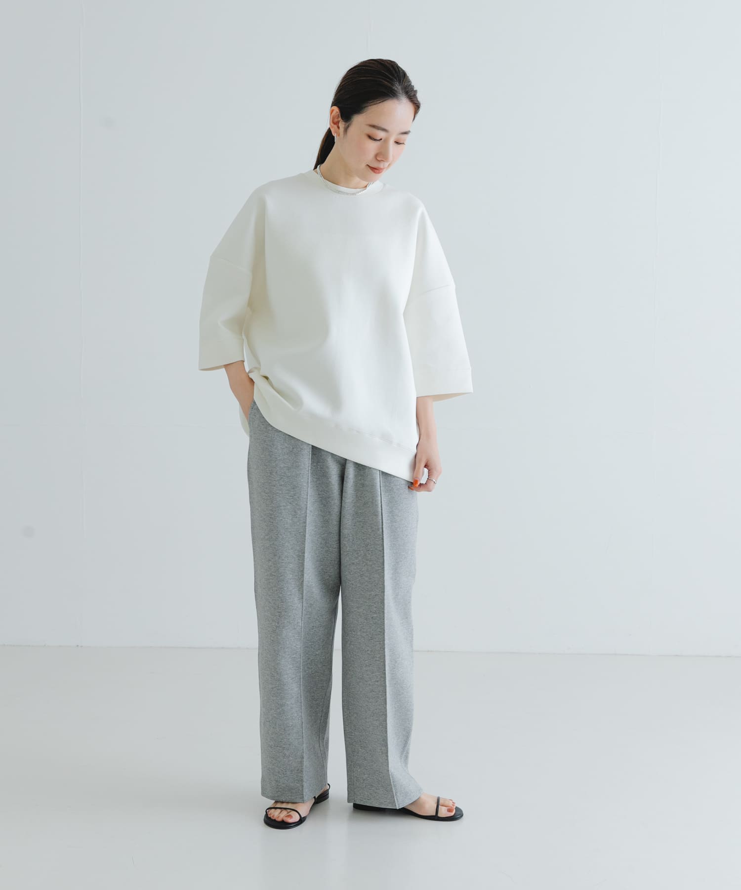 TOP GRAY