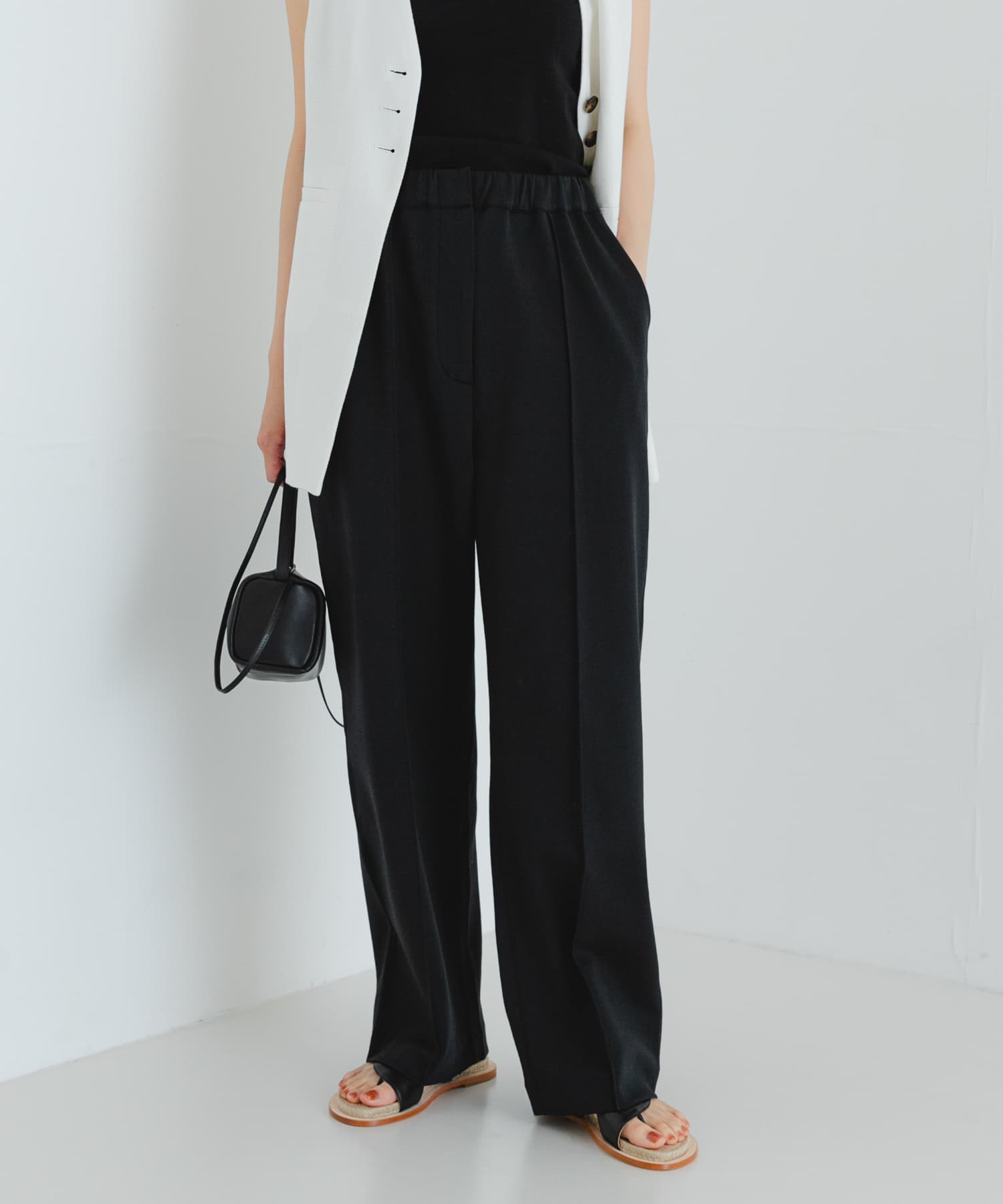 new basic　センターシームカットパンツ