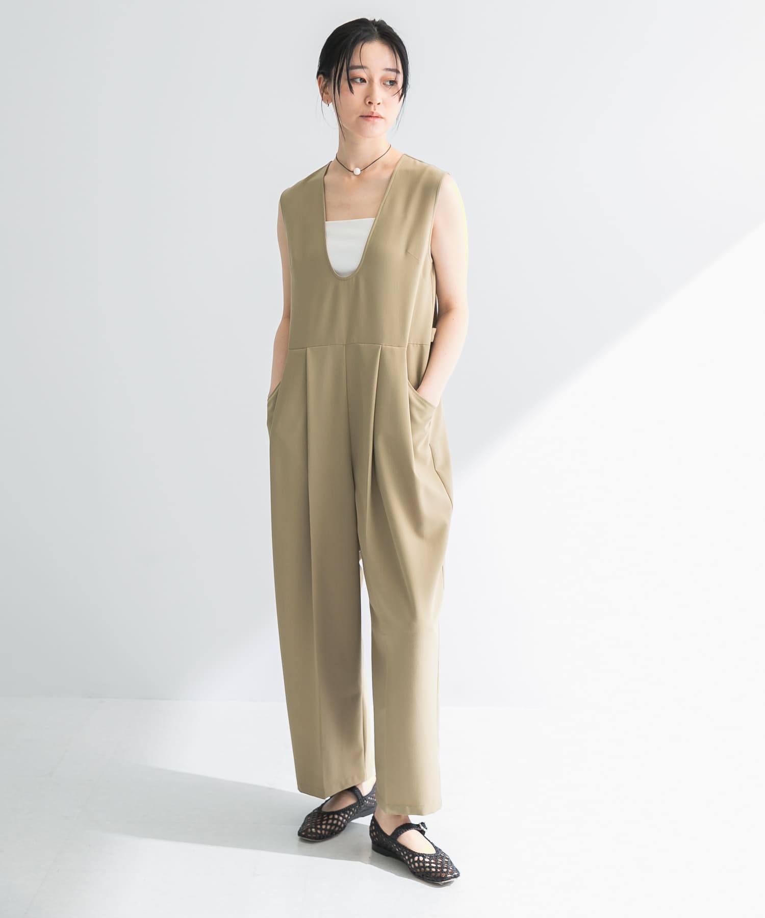 Uネックタックオールインワン