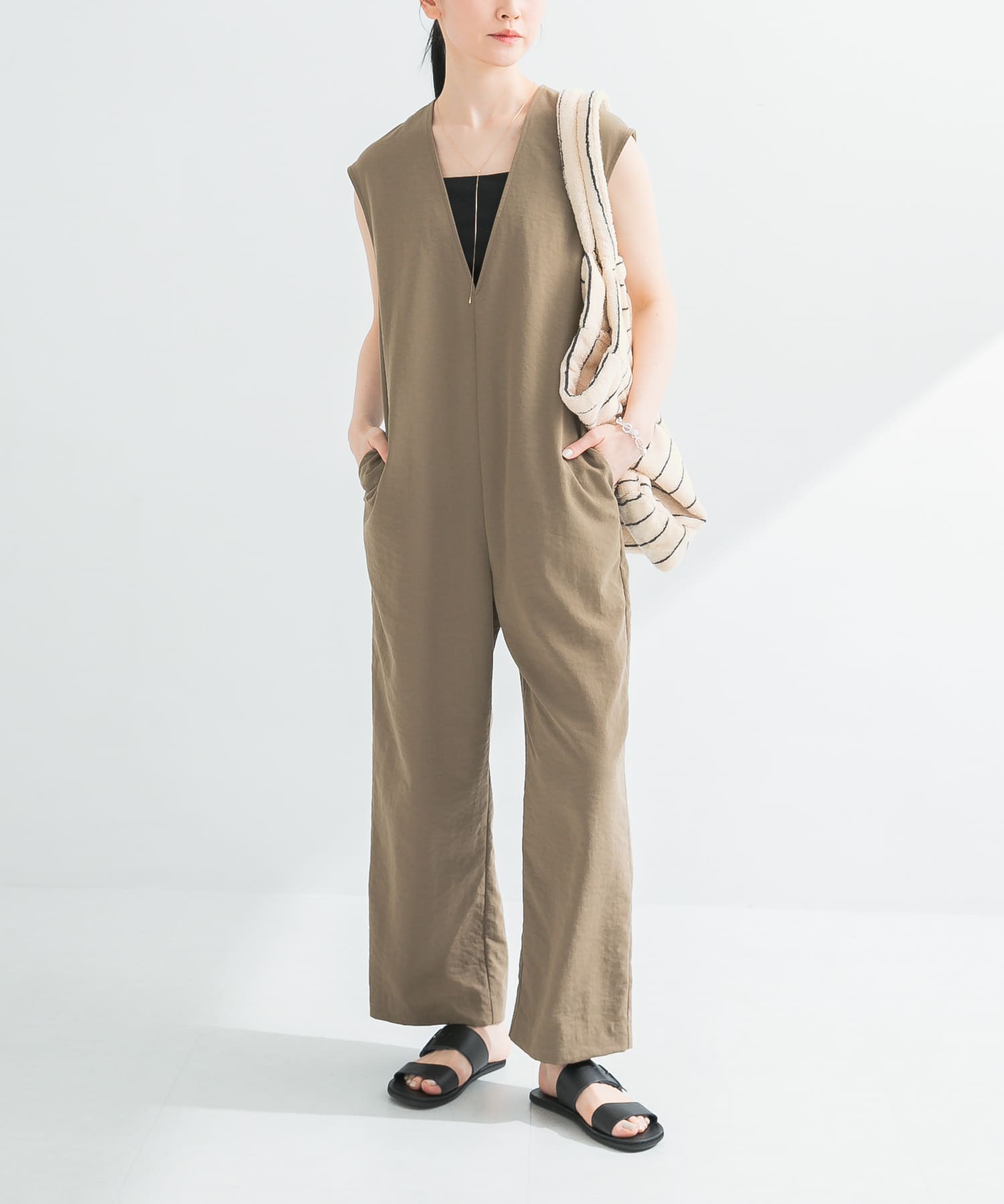 KHAKI