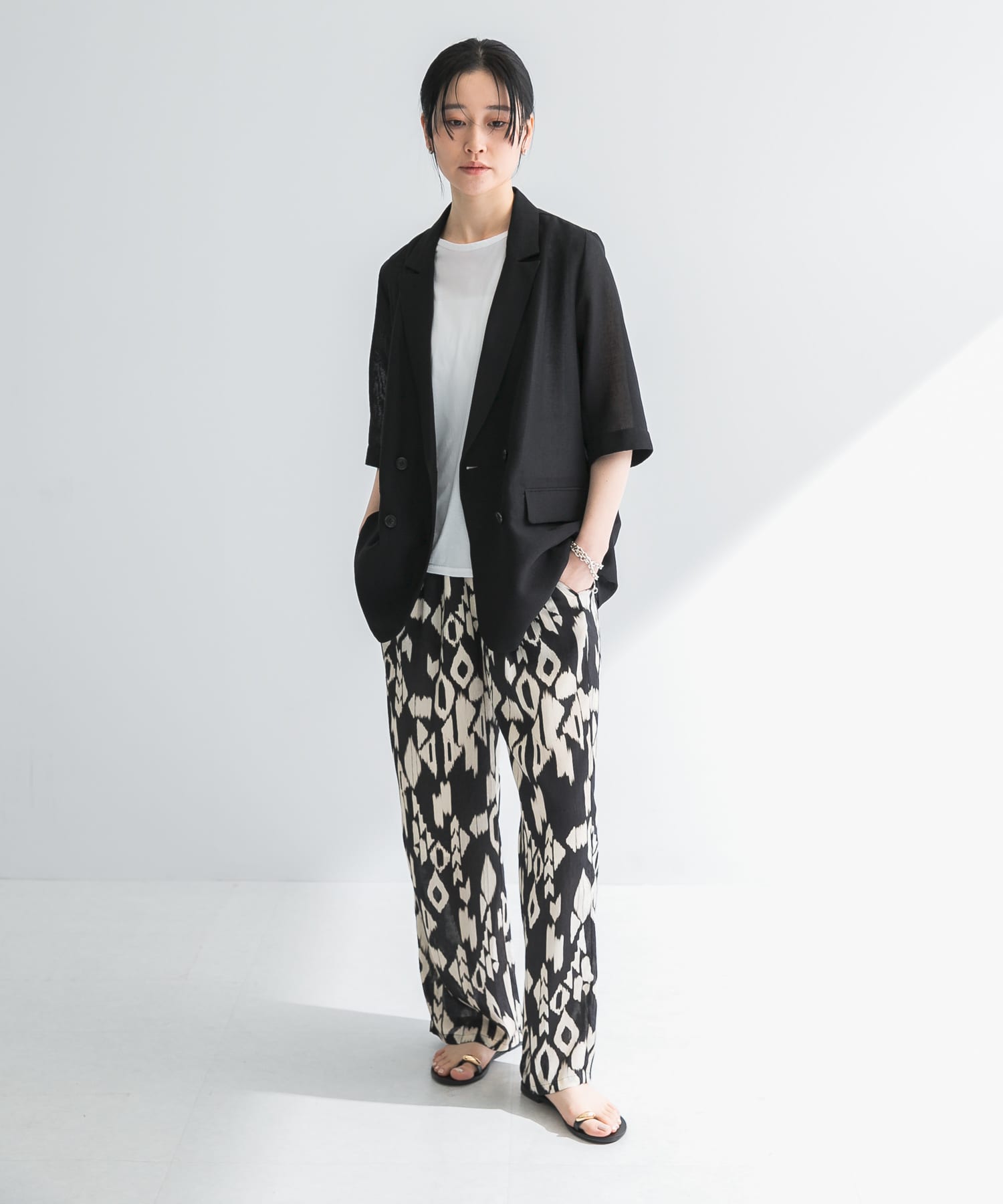 新品　完売品　アーバンリサーチ　メッシュハーフスリーブジャケット　ネイビー URBAN RESEARCH（アーバンリサーチ）の「メッシュハーフスリーブ