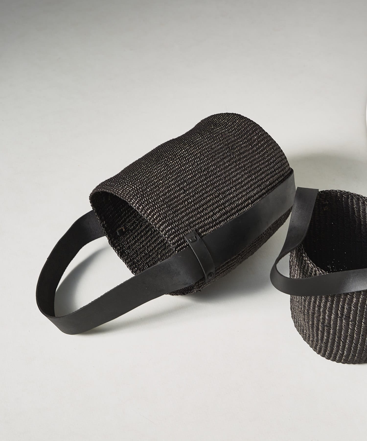 ニャリガバスケットバッグM BLACK -