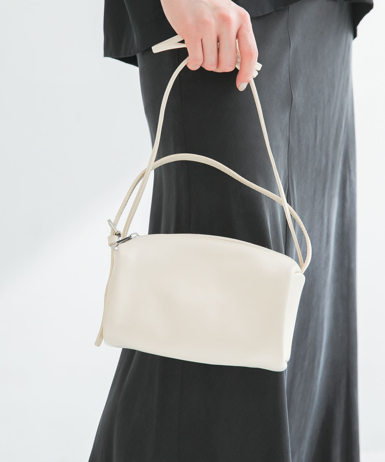 LEATHER SQUARE SHOULDER IVORY -