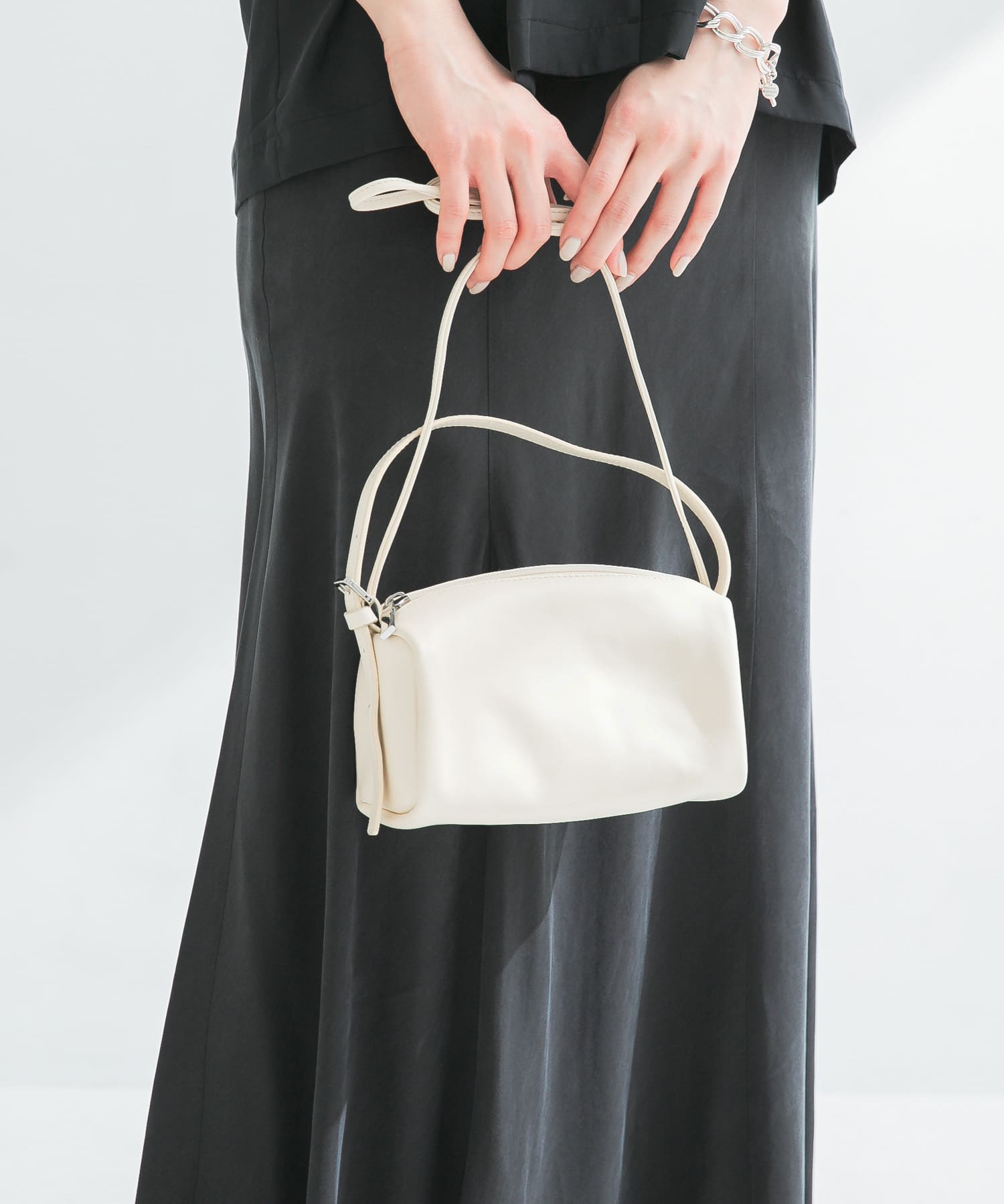 LEATHER SQUARE SHOULDER IVORY -