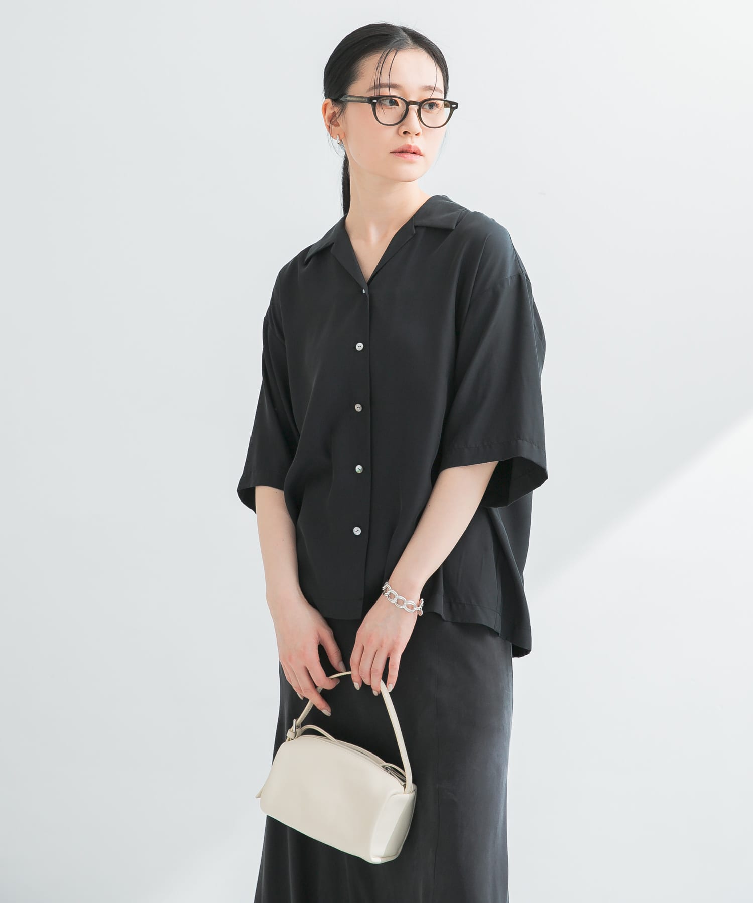 LEATHER SQUARE SHOULDER IVORY -